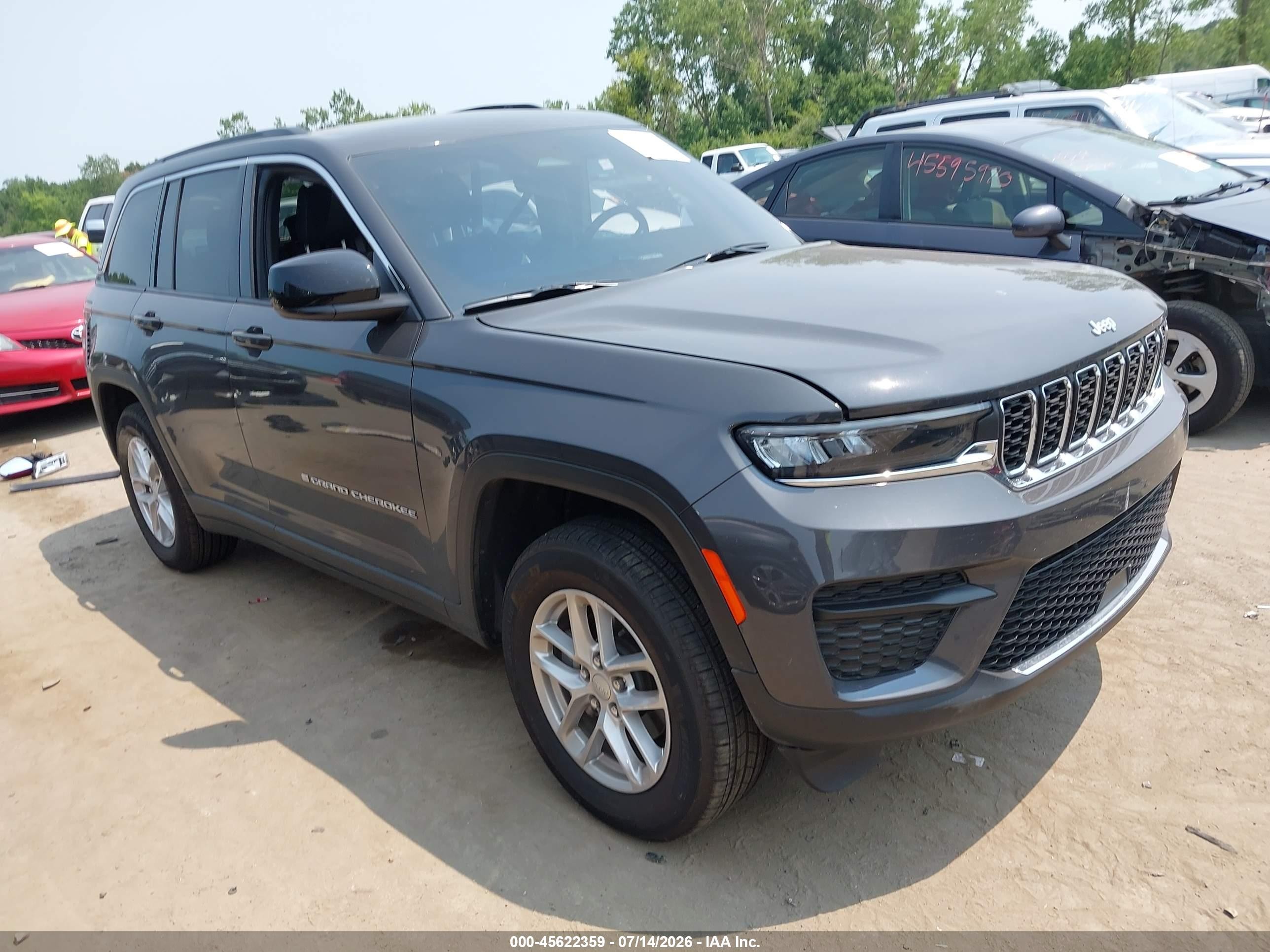 2026 Jeep Grand Cherokee Laredo, VIN 1C4RJHAG3TC263049 — Side