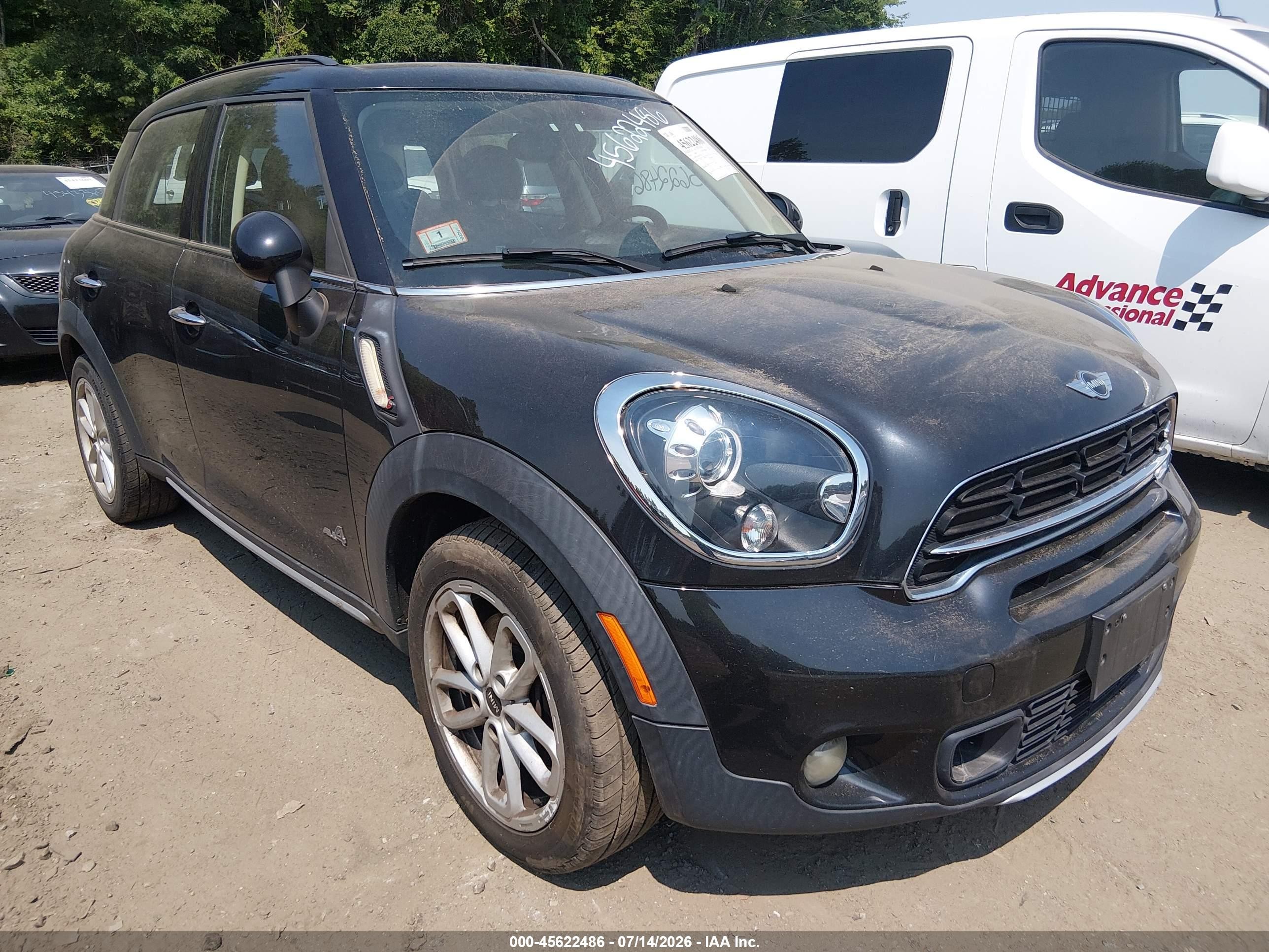 2016 MINI Countryman S, VIN WMWZC5C52GWT39592 — Normal wear