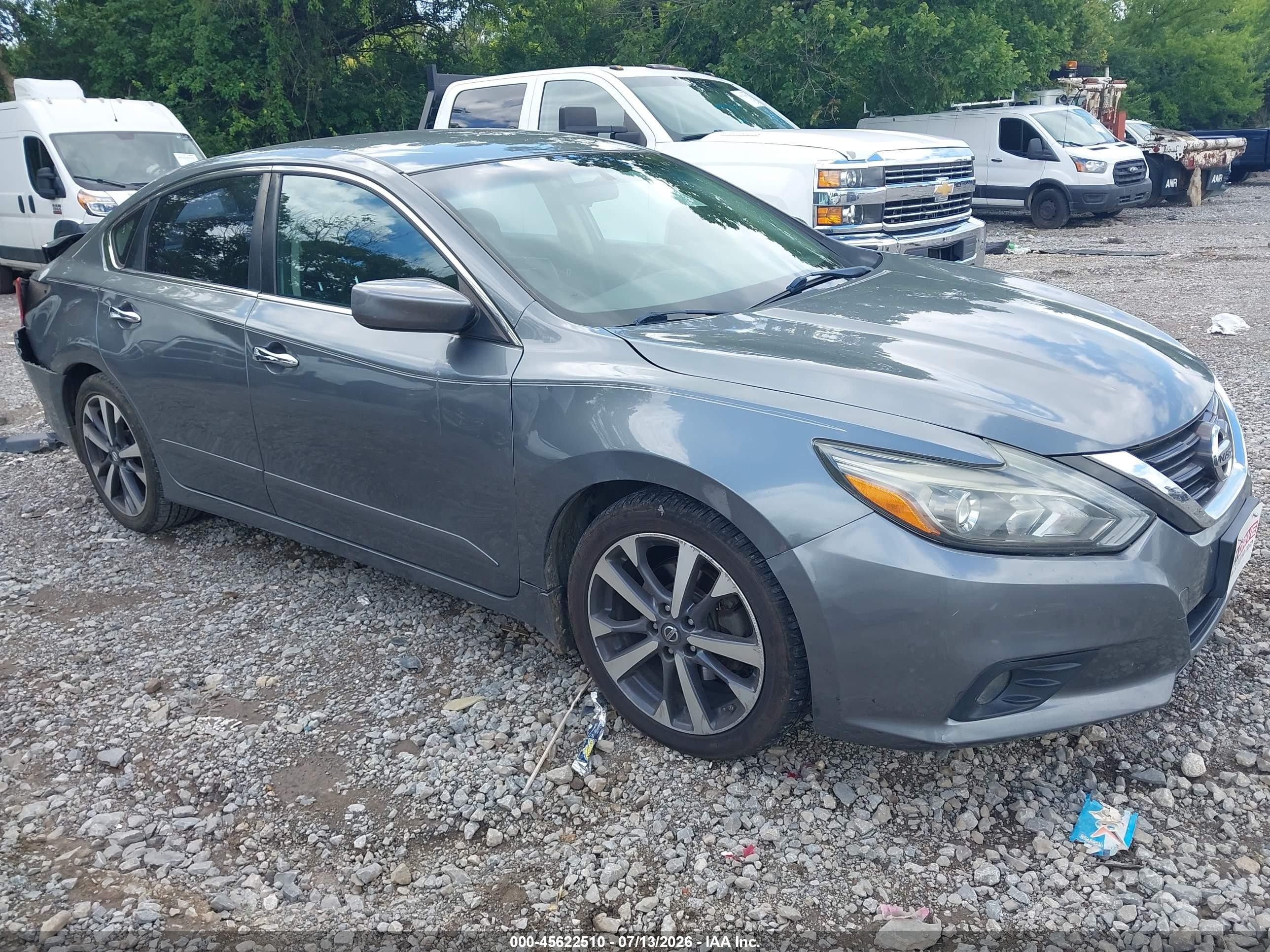 2016 Nissan Altima S, VIN 1N4AL3AP5GN319812 — Rear end