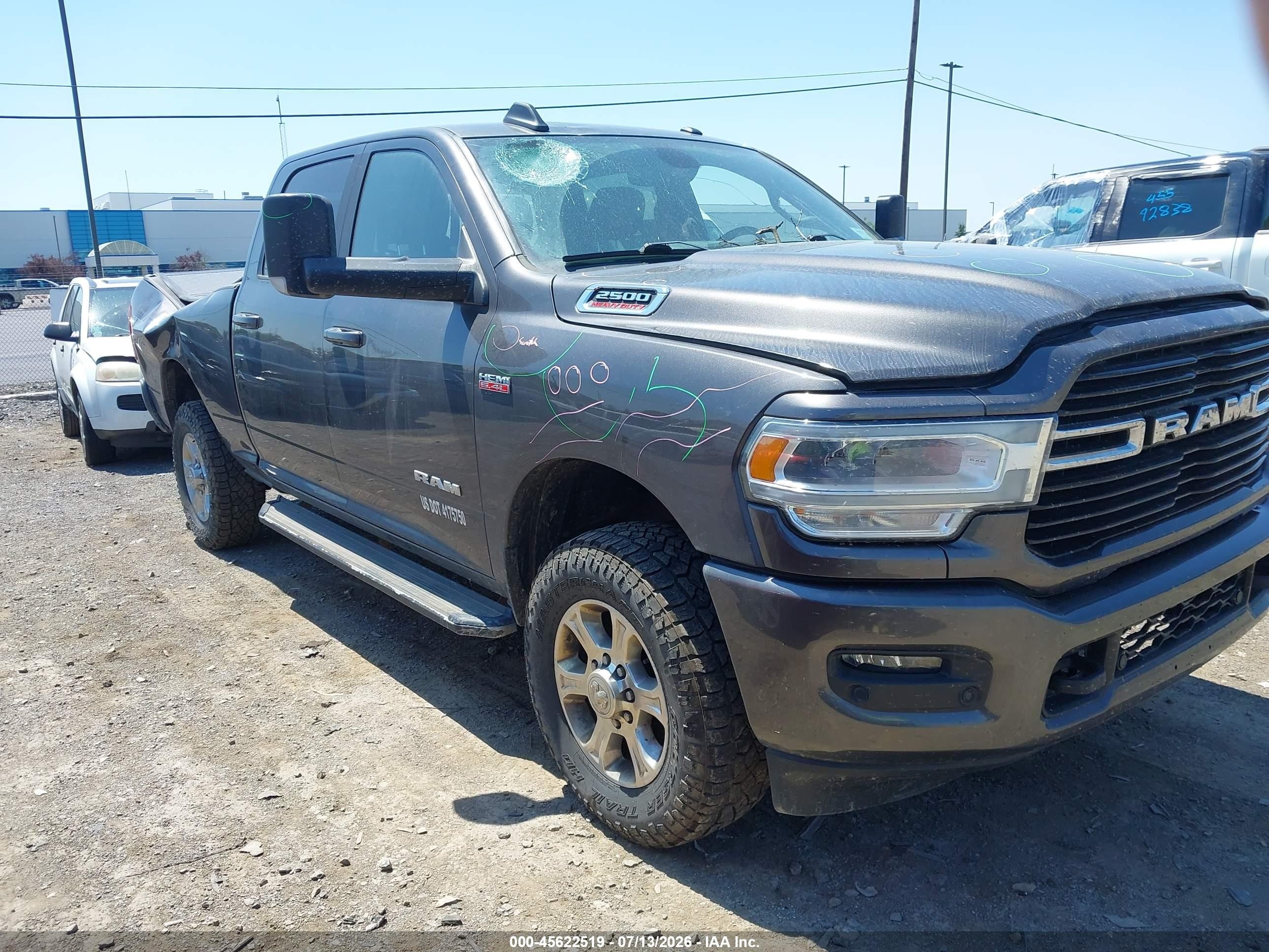 2019 Ram 2500 Big Horn, VIN 3C6UR5DJ6KG696599 — Бок
