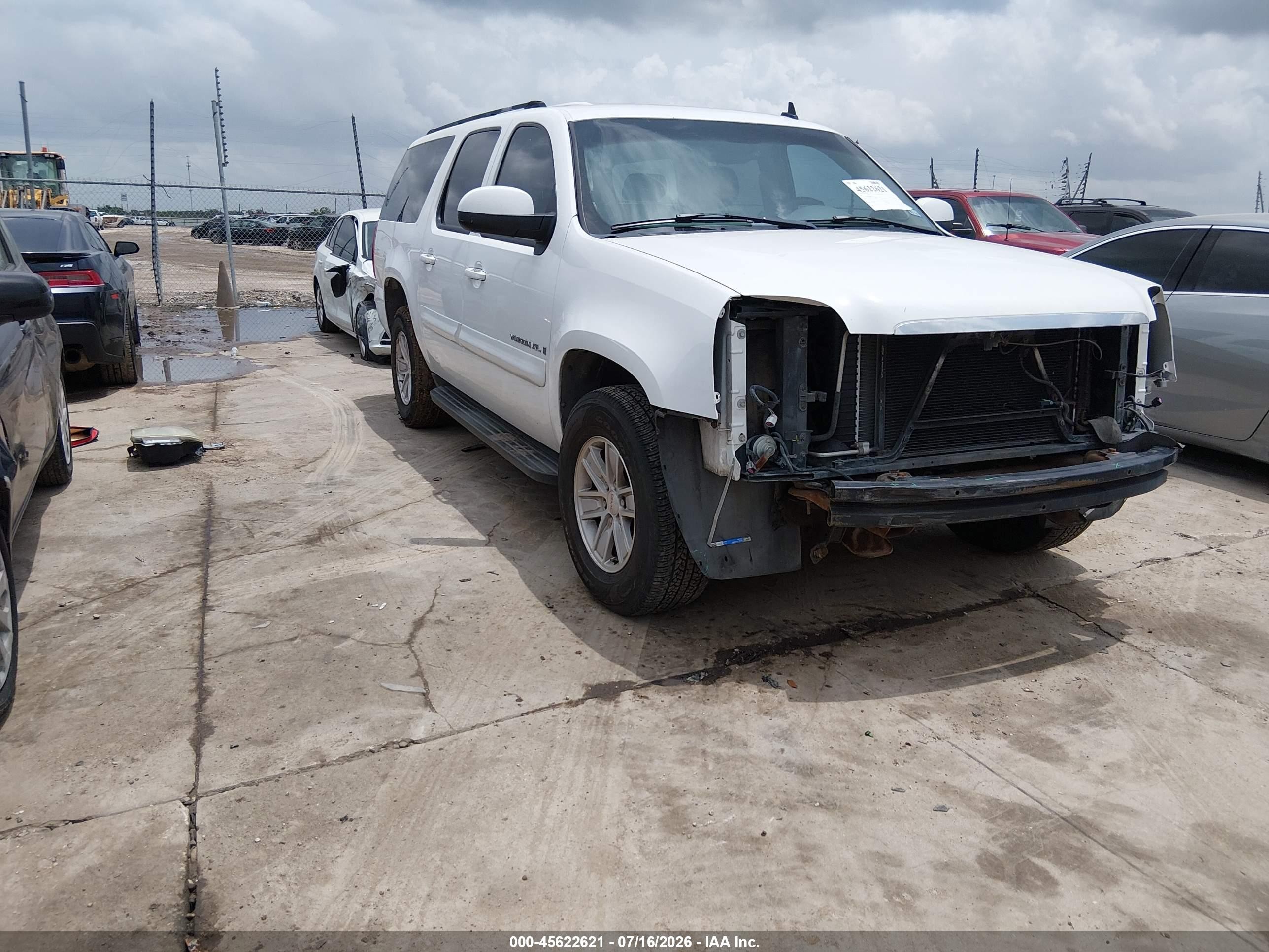 2007 GMC Yukon XL SLT, VIN 1GKFC16027J187507 — Front end