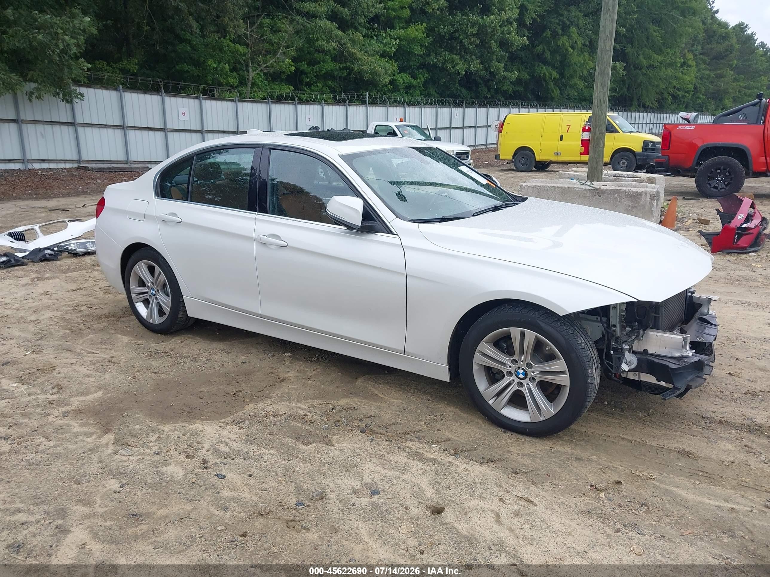 2016 BMW 3 Series 328i, VIN WBA8E9G58GNT84405 — Front end