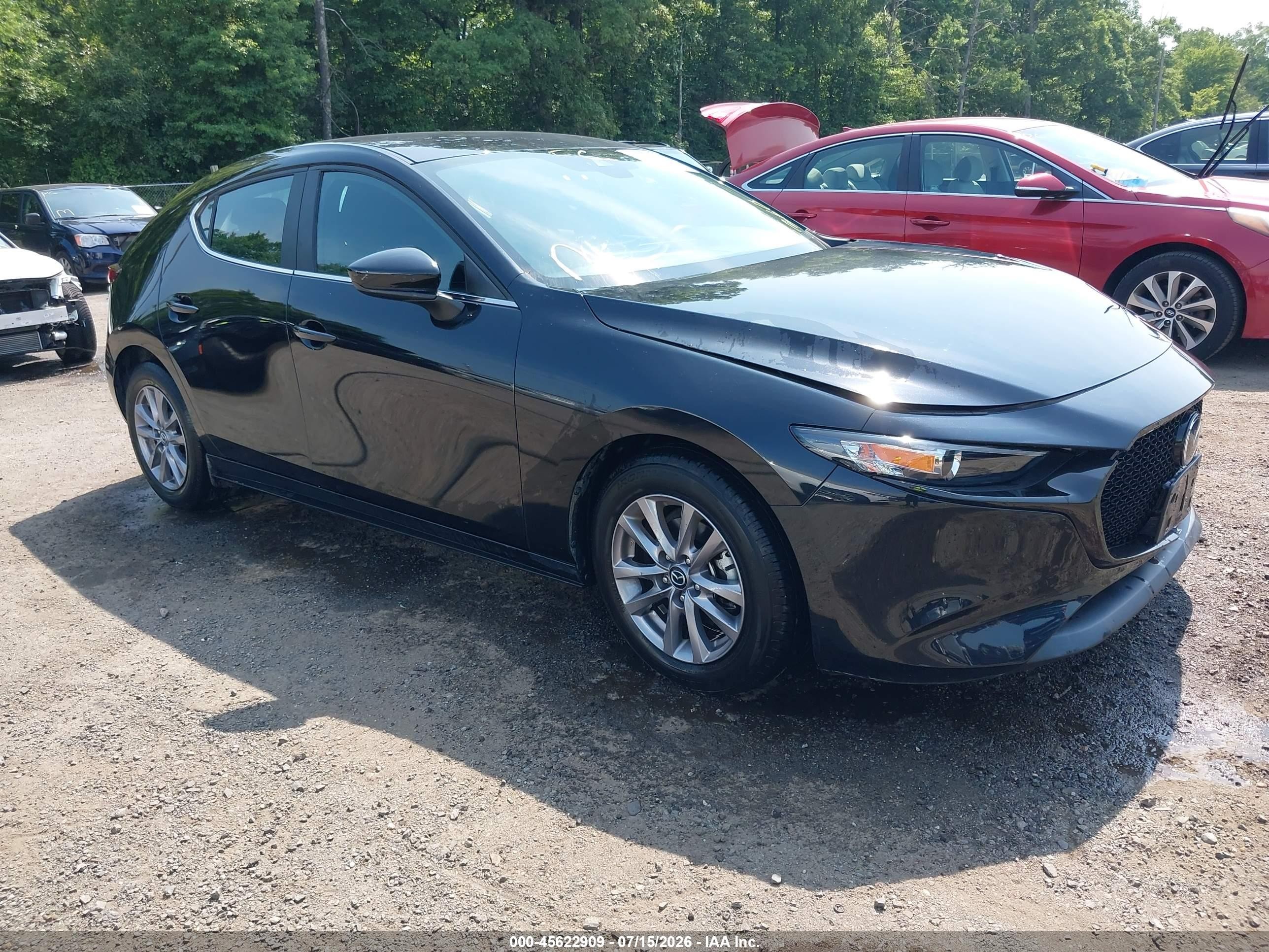 2022 Mazda 3 S, VIN JM1BPAJL5N1501759 — Side