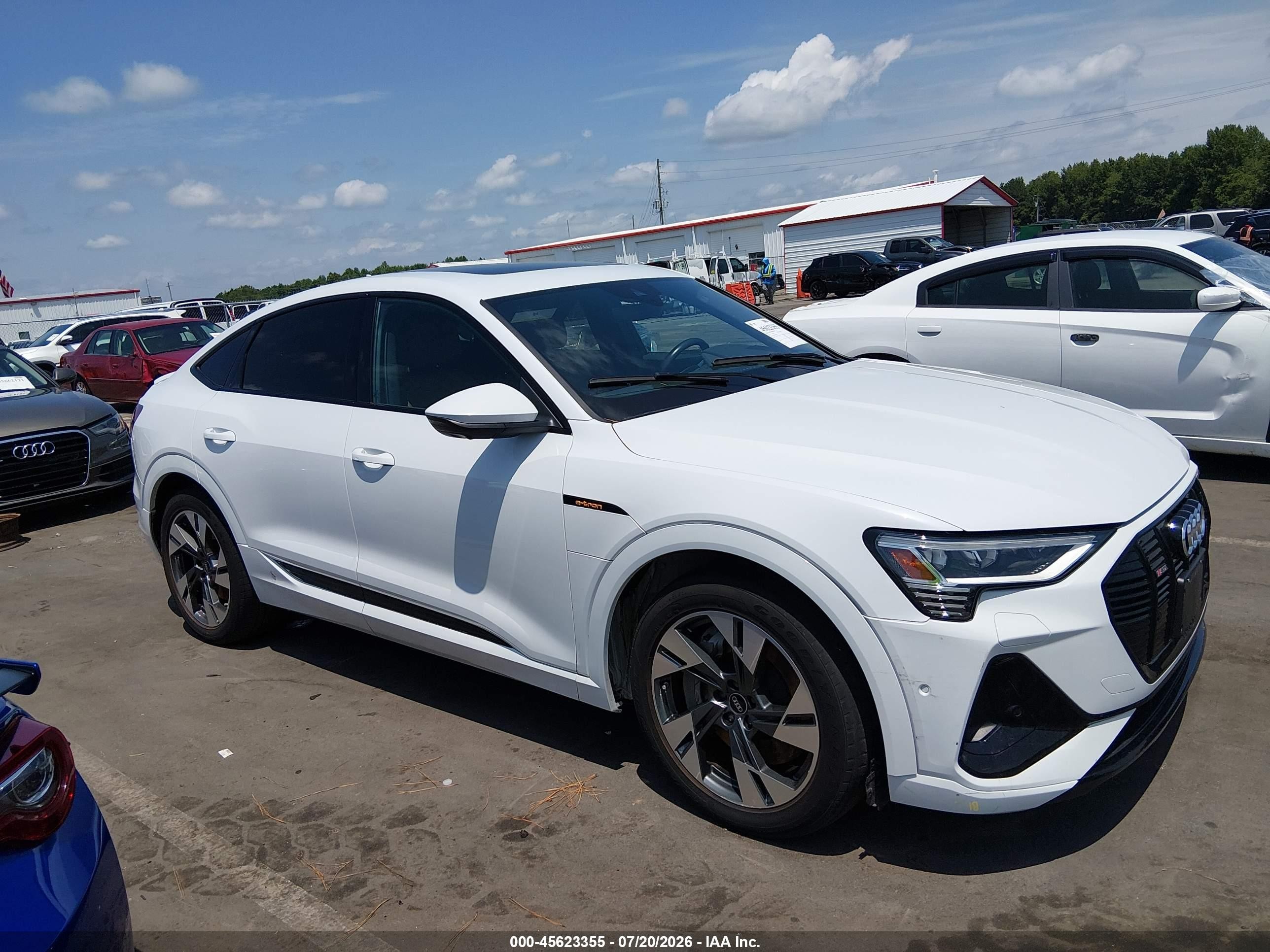 2022 Audi e-tron Sportback S line Premium, VIN WA11AAGEXNB013059 — Front end