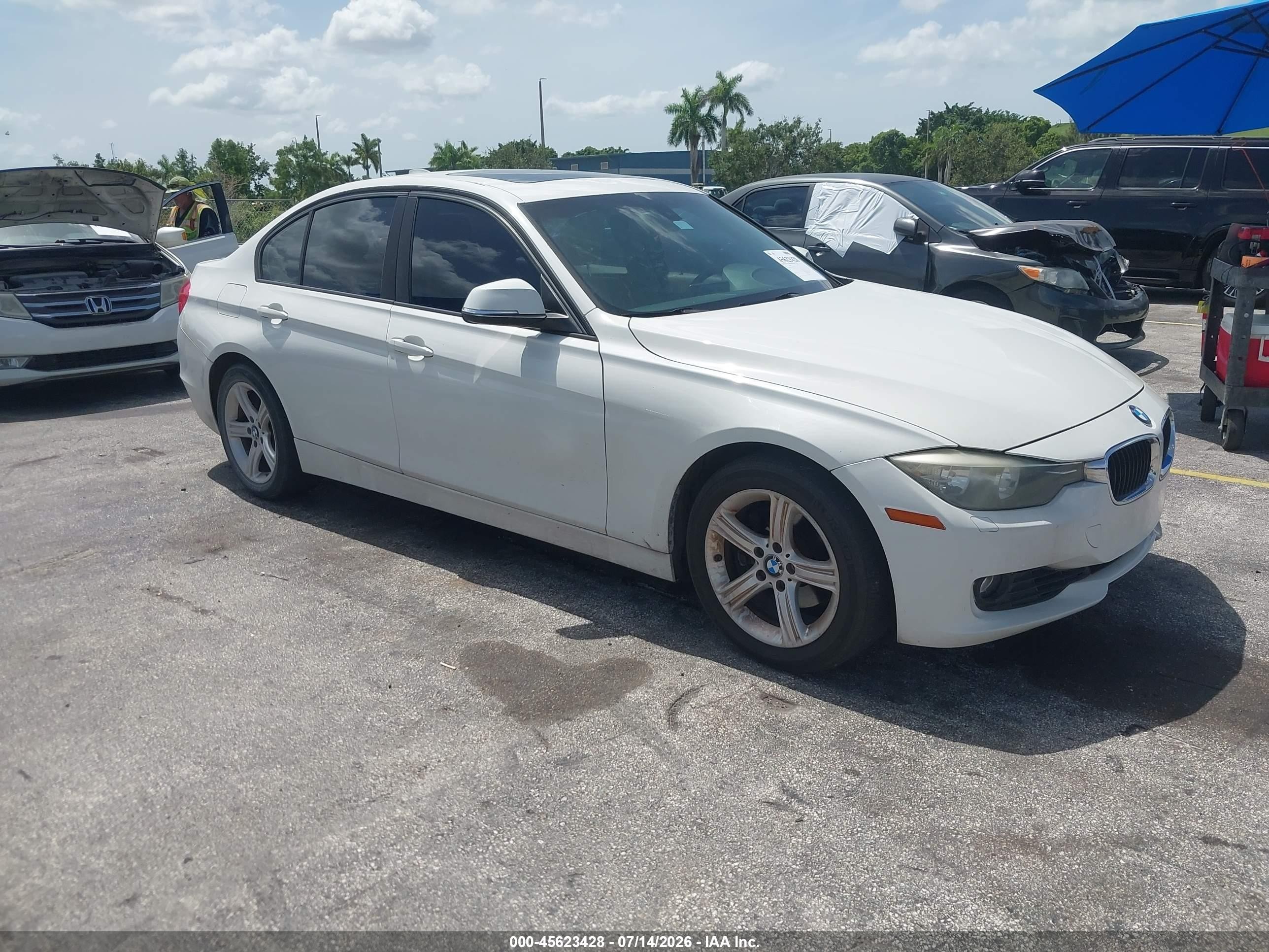 2013 BMW 3 Series 328i xDrive, VIN WBA3B5G54DNS04344 — Normal wear