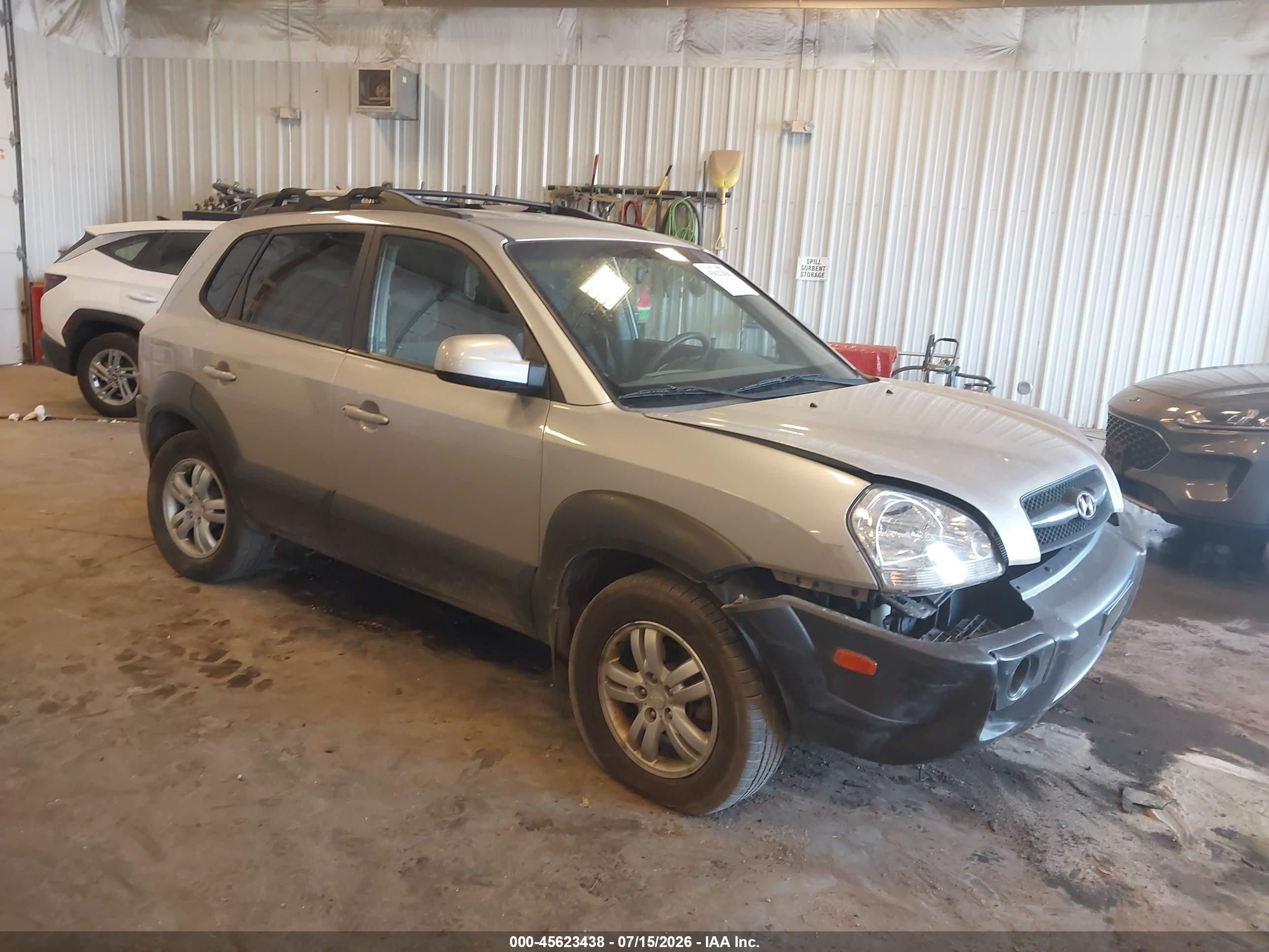 2006 Hyundai Tucson GLS, VIN KM8JN72D36U338035 — Перед