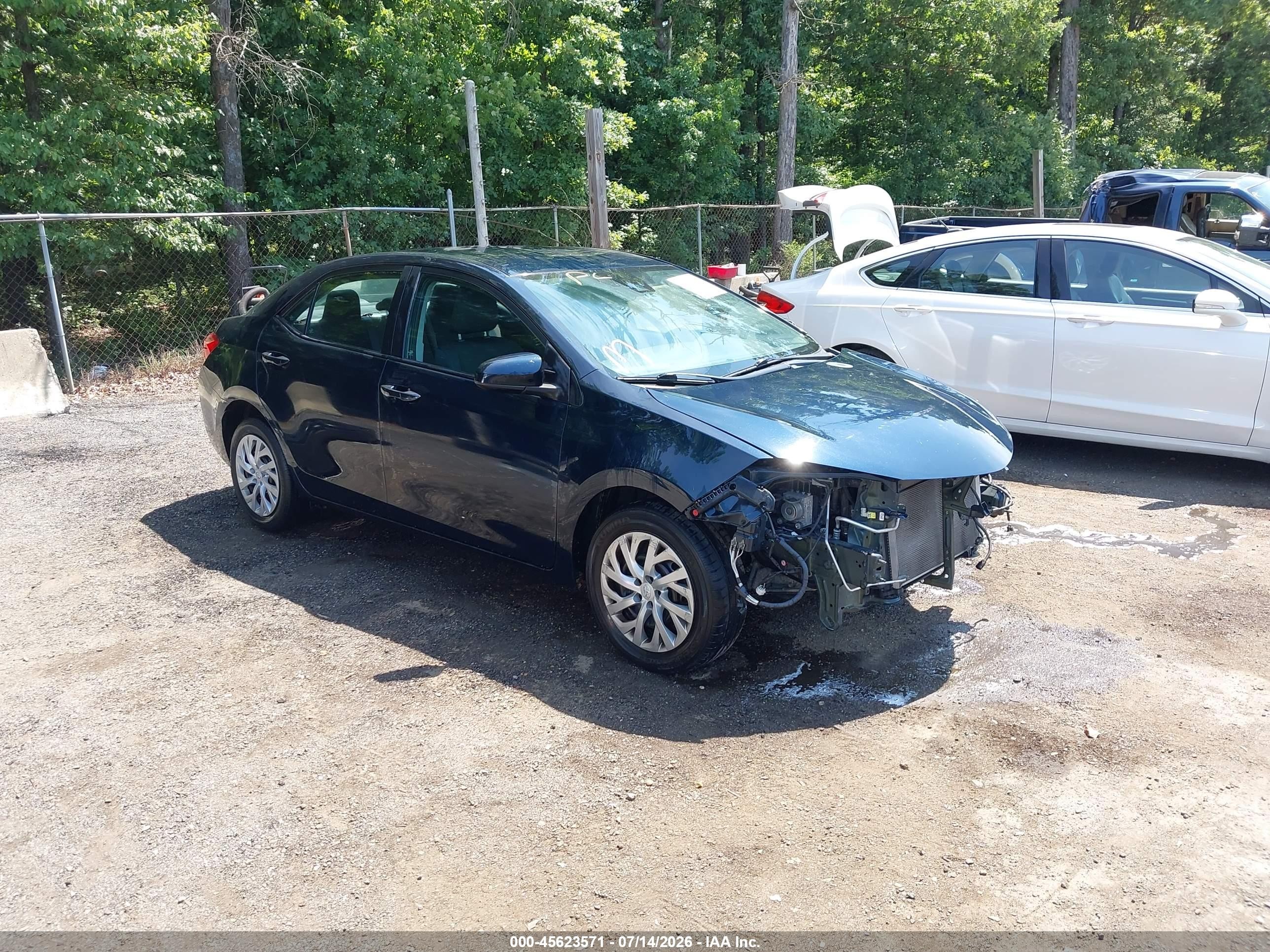 2018 Toyota Corolla LE, VIN 2T1BURHE6JC978737 — Front end