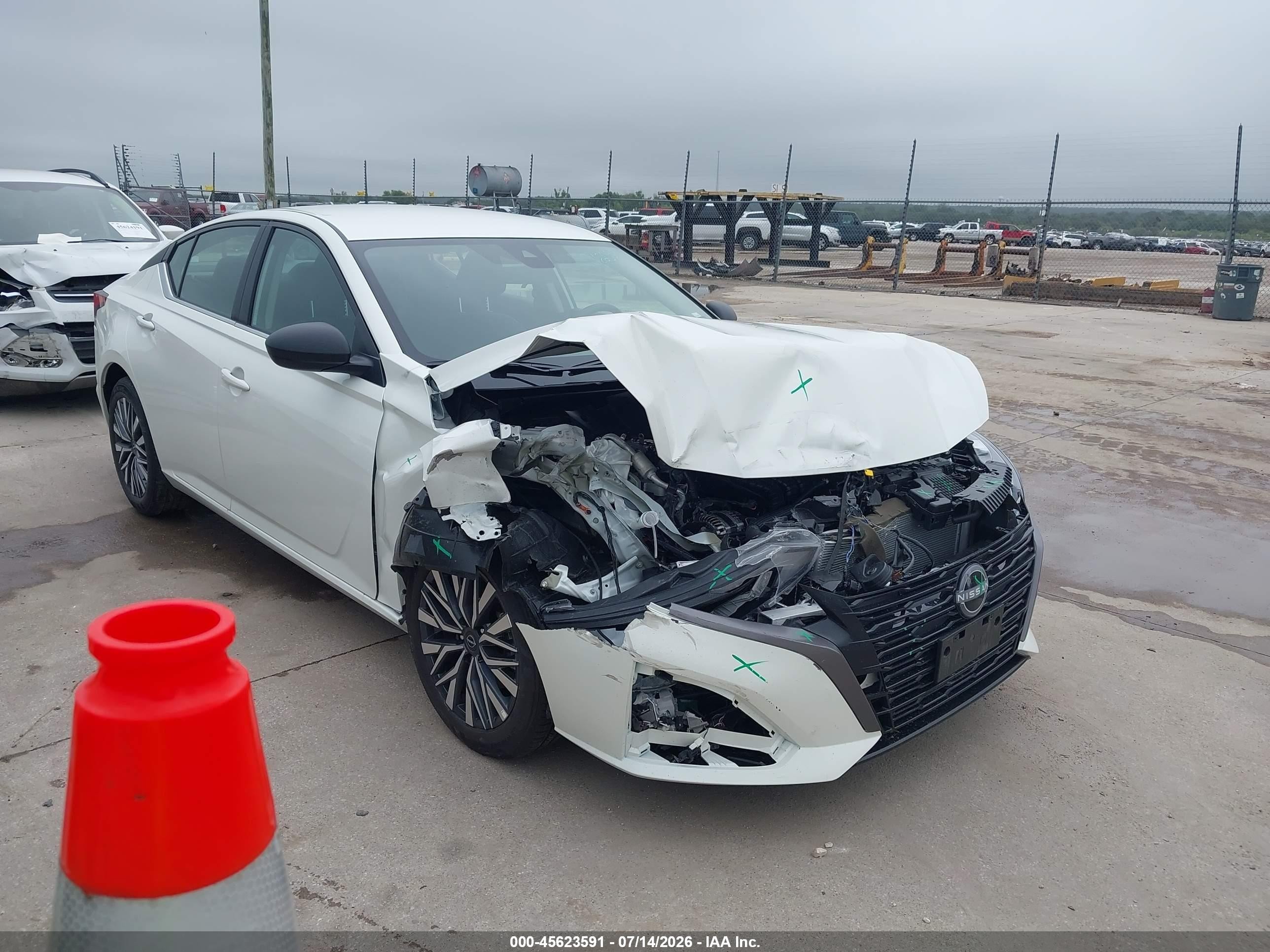 2026 Nissan Altima SV, VIN 1N4BL4DV9TN342864 — Front end