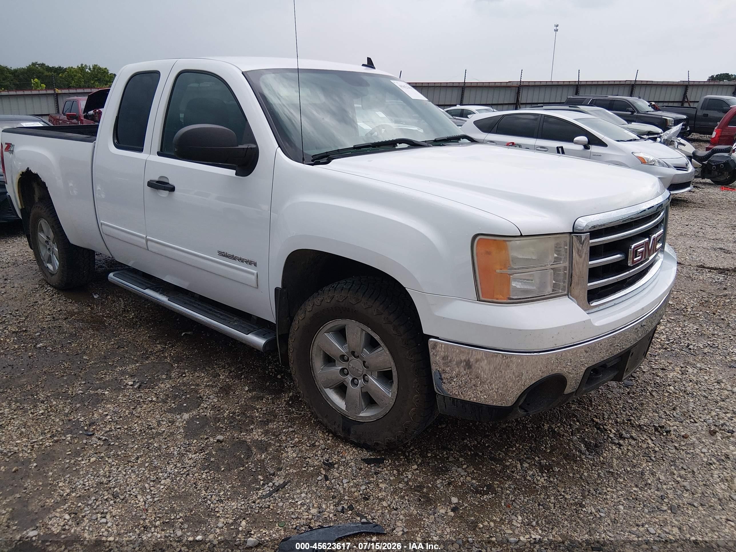 2013 GMC Sierra 1500 SLE, VIN 1GTR2VE78DZ181709 — Side