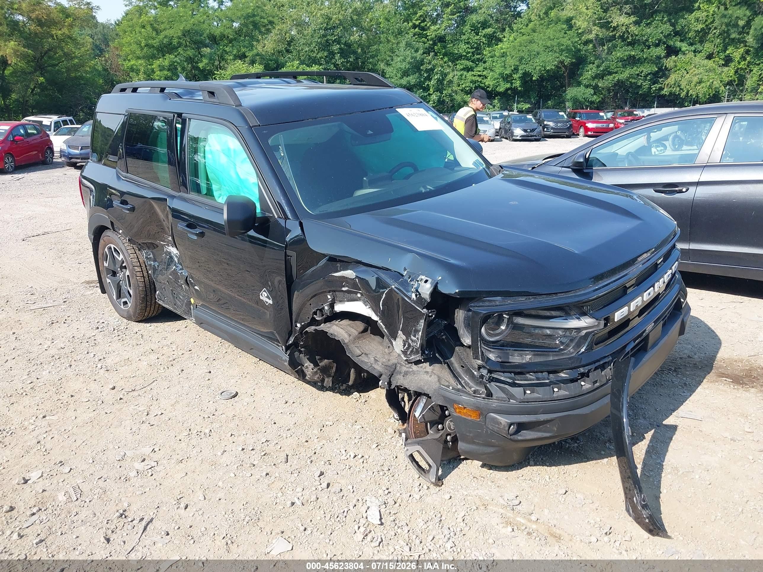 2023 Ford Bronco Sport Outer Banks, VIN 3FMCR9C6XPRD27244 — Front end