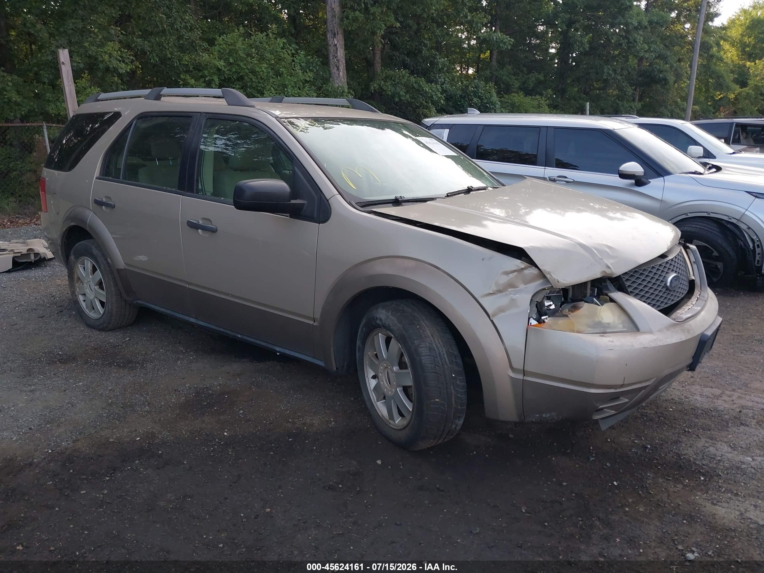 2005 Ford Freestyle SE, VIN 1FMZK01135GA40267 — Front end