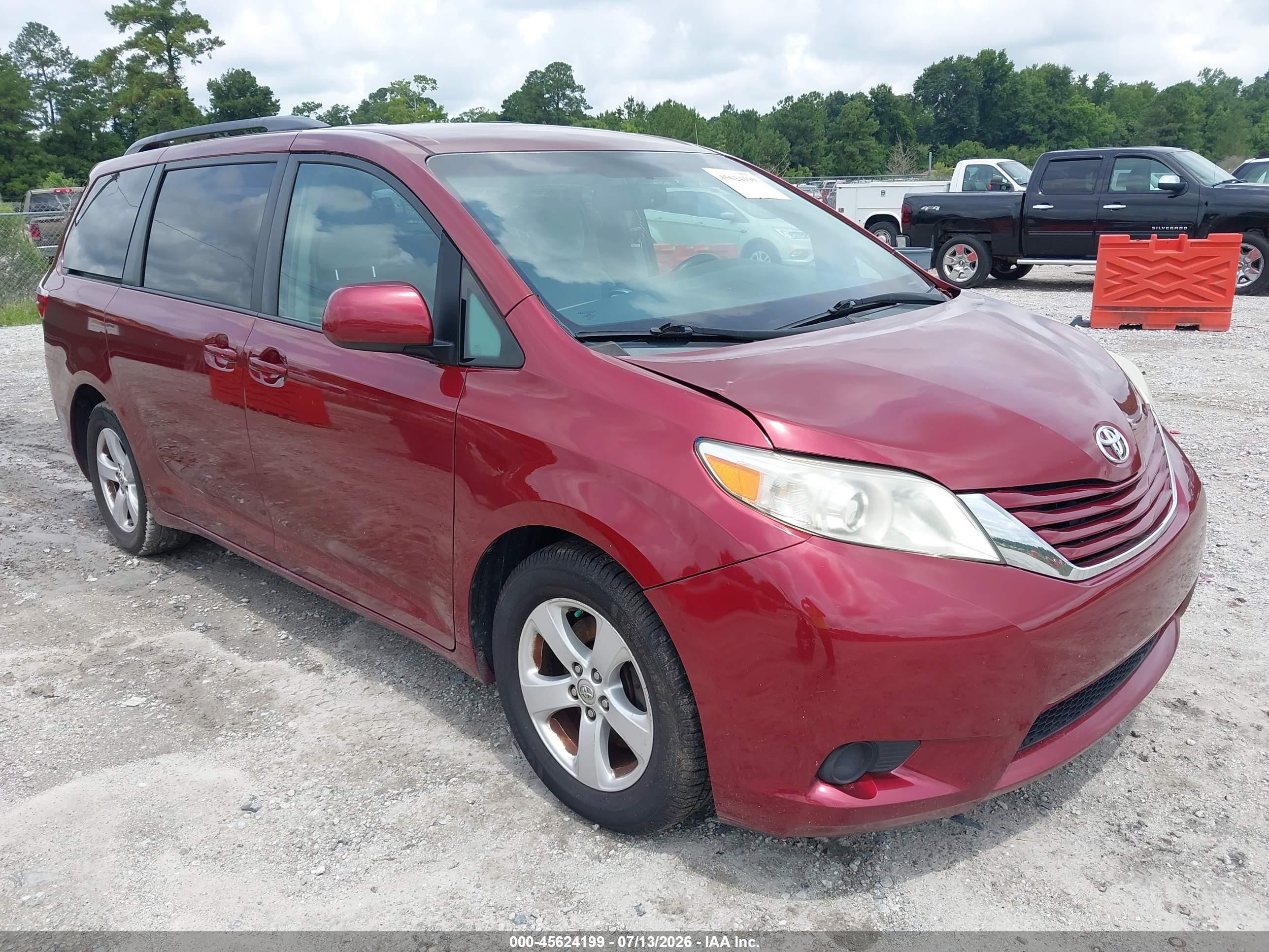 2016 Toyota Sienna LE, VIN 5TDKK3DC7GS693391 — Normal wear