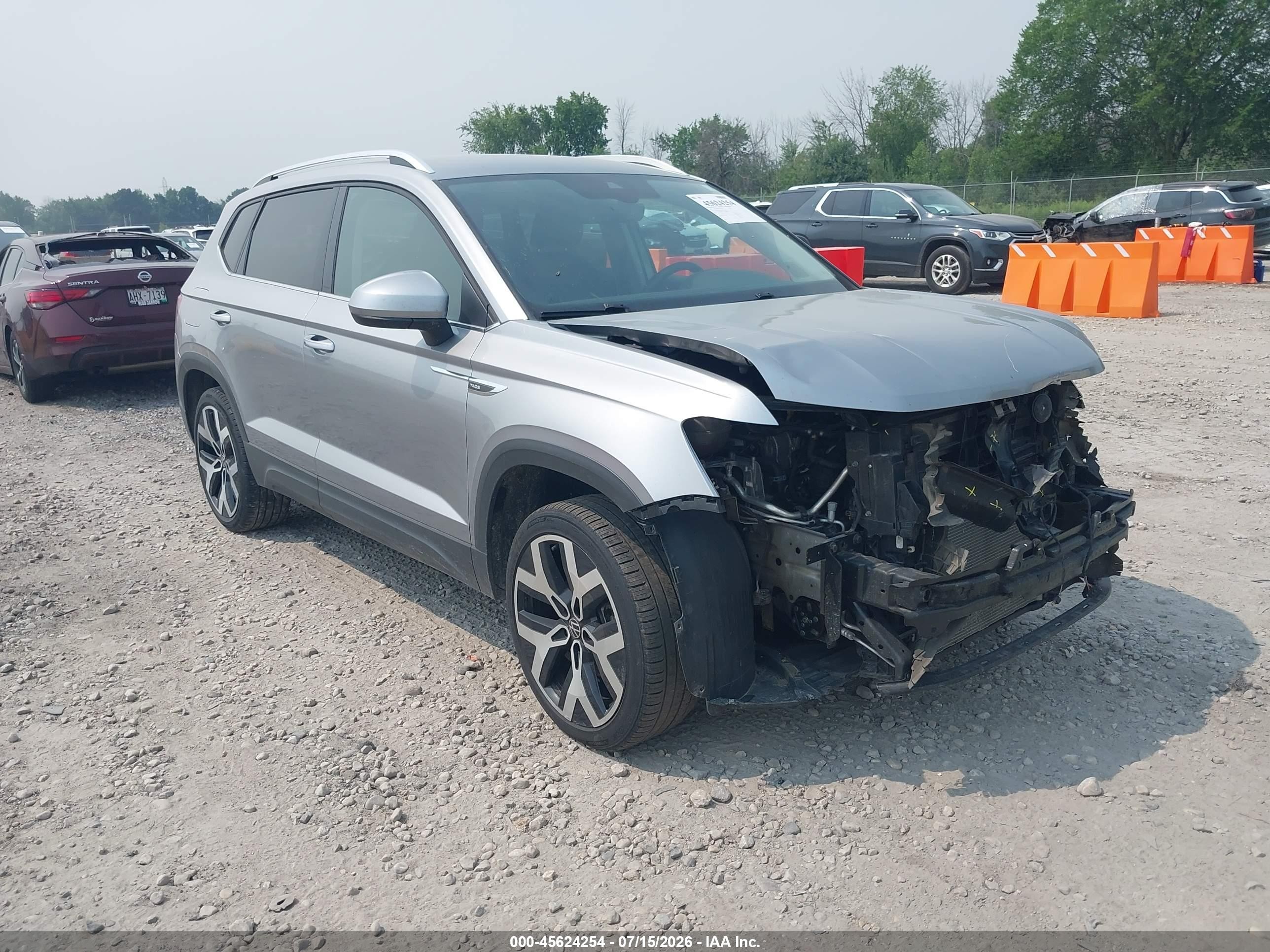2022 Volkswagen Taos SEL, VIN 3VVJX7B23NM035841 — Front end