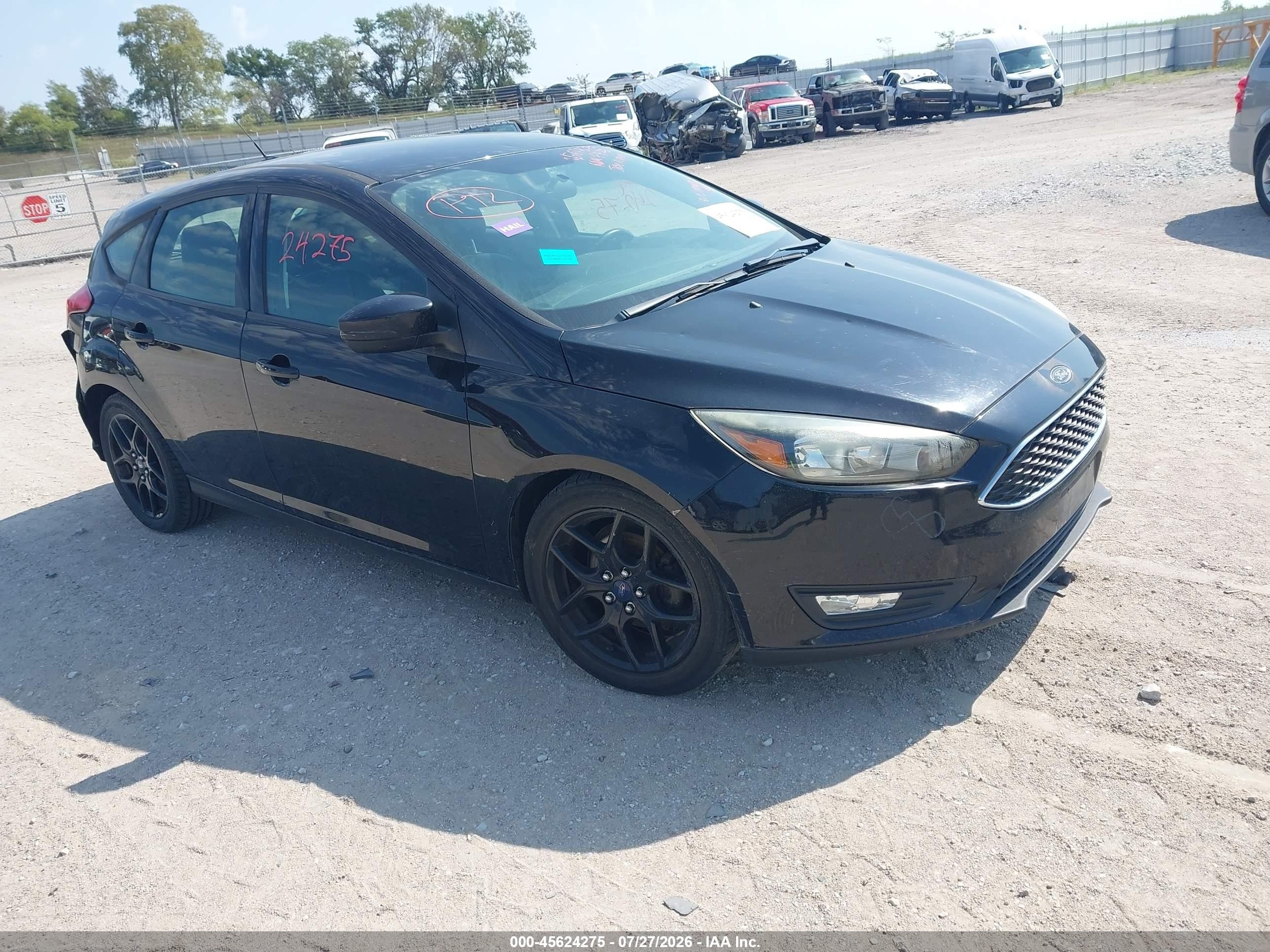 2016 Ford Focus SE, VIN 1FADP3K24GL275432 — Rear end