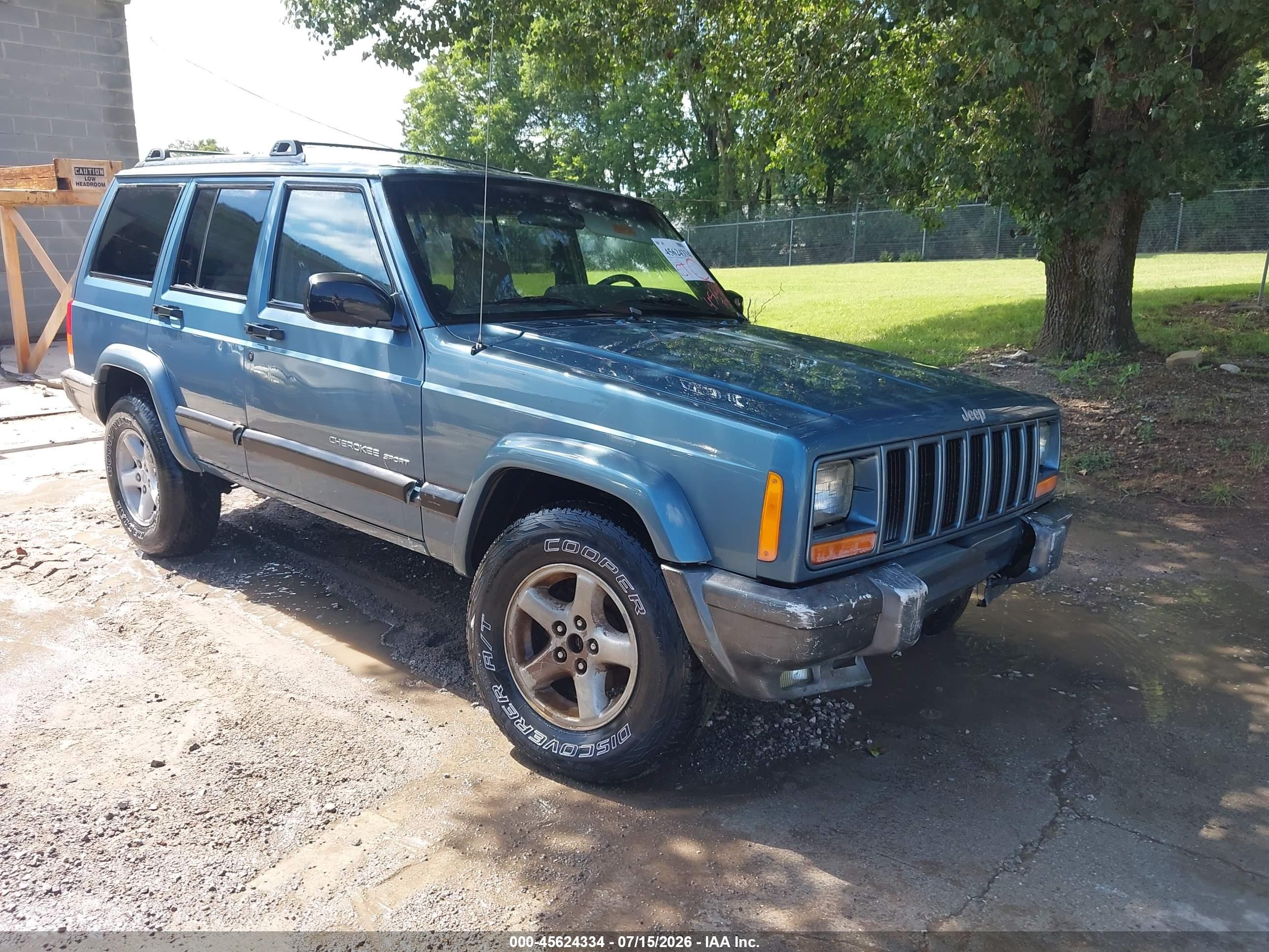 1999 Jeep Cherokee Sport, VIN 1J4FT68S6XL575085 — Normal wear