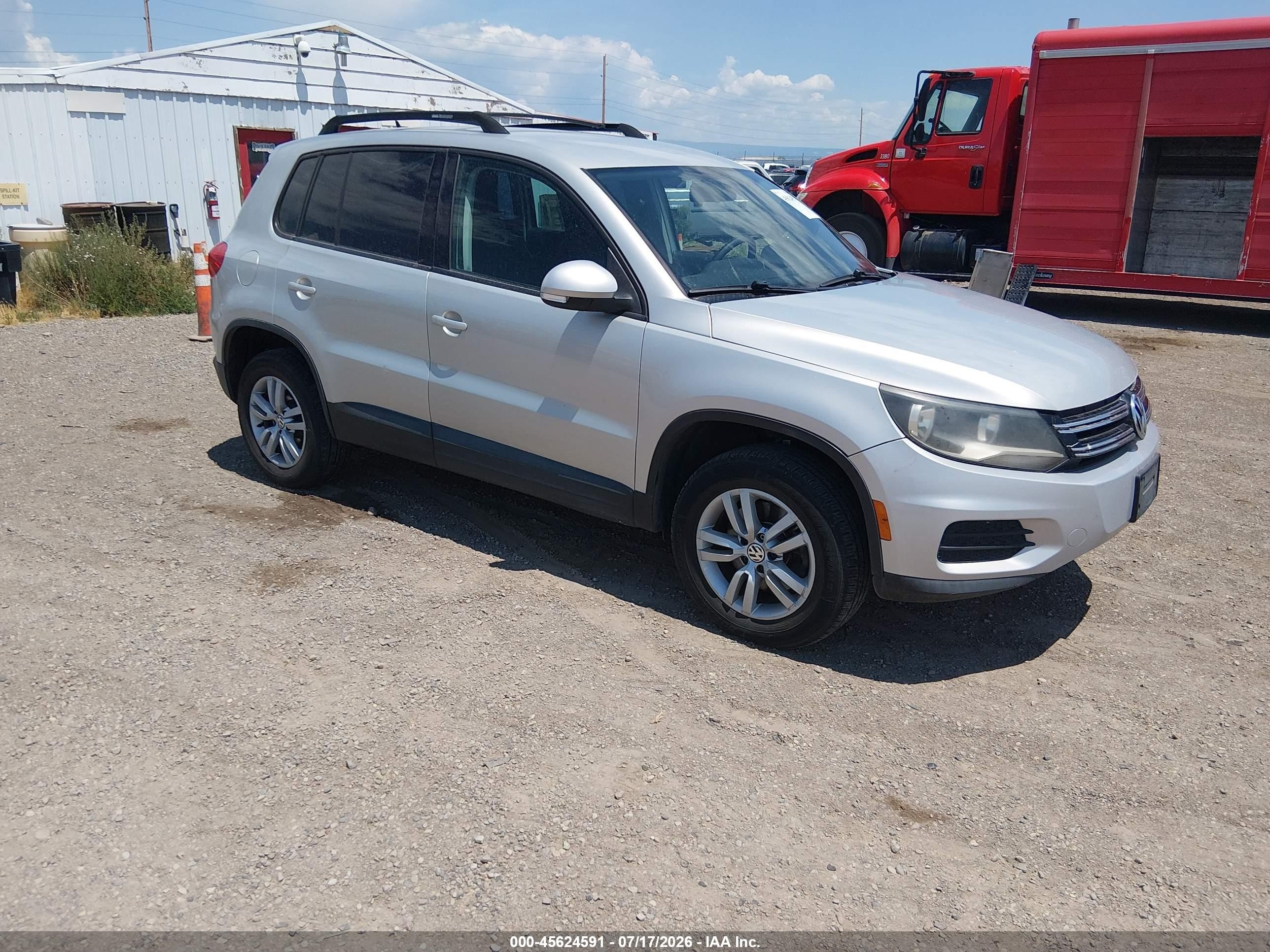2013 Volkswagen Tiguan S, VIN WVGBV3AX1DW569736 — Normal wear