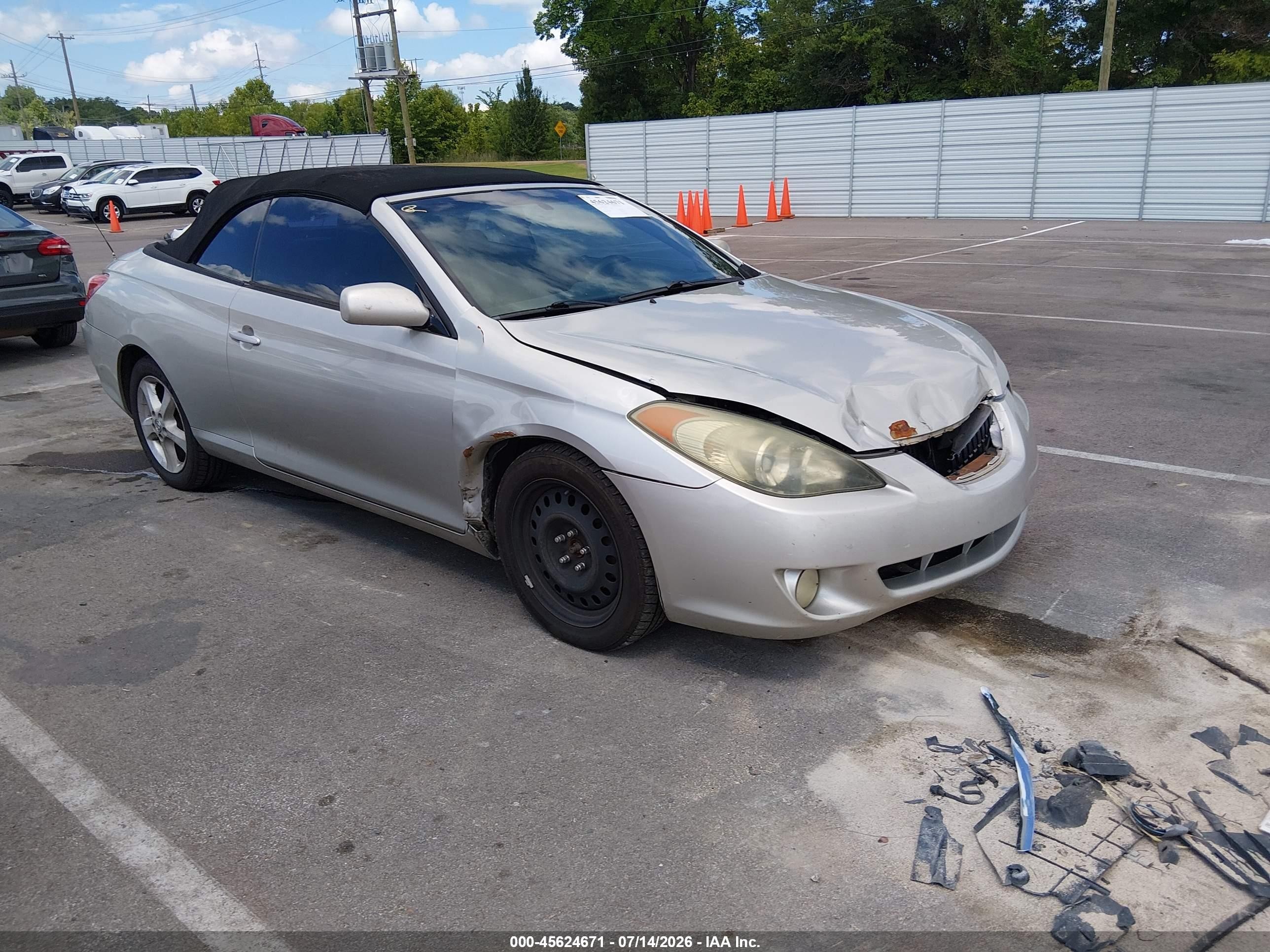 2005 Toyota Solara SLE, VIN 4T1FA38P55U046316 — Front end