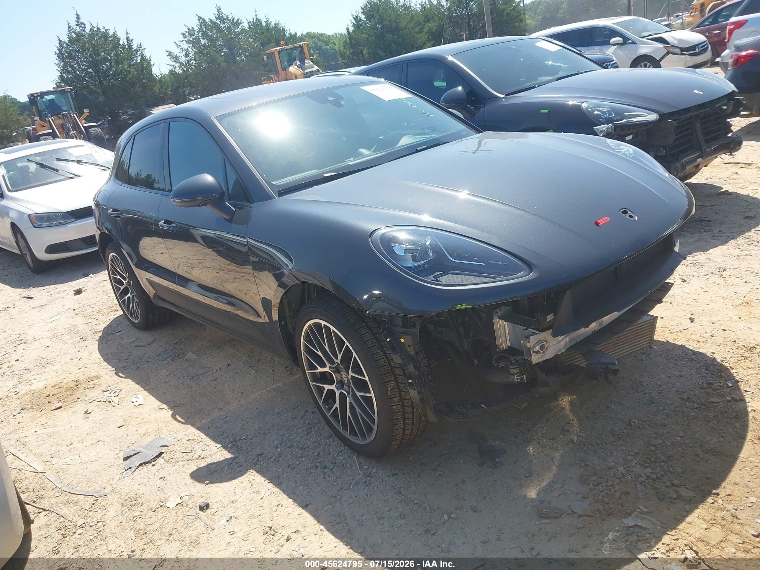 2020 Porsche Macan, VIN WP1AA2A54LLB13569 — Front end