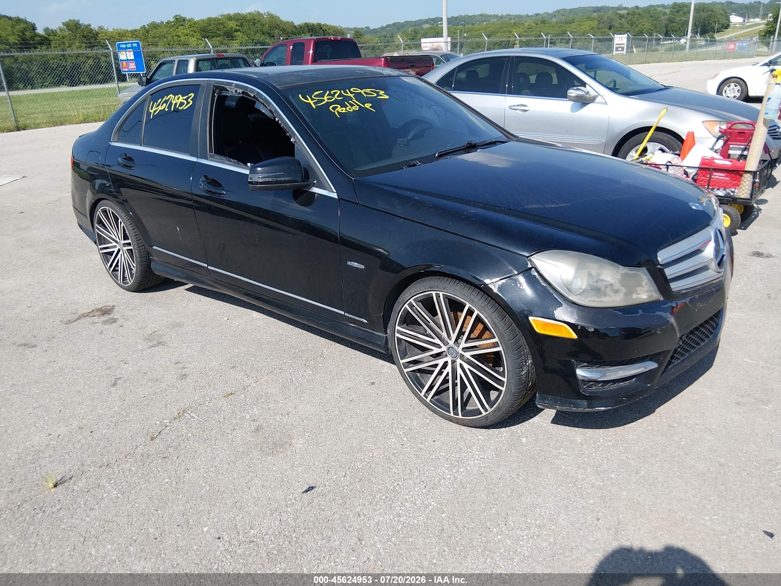 2012 Mercedes-Benz C 250 Sport, VIN WDDGF4HB1CR217279 — Обычный износ