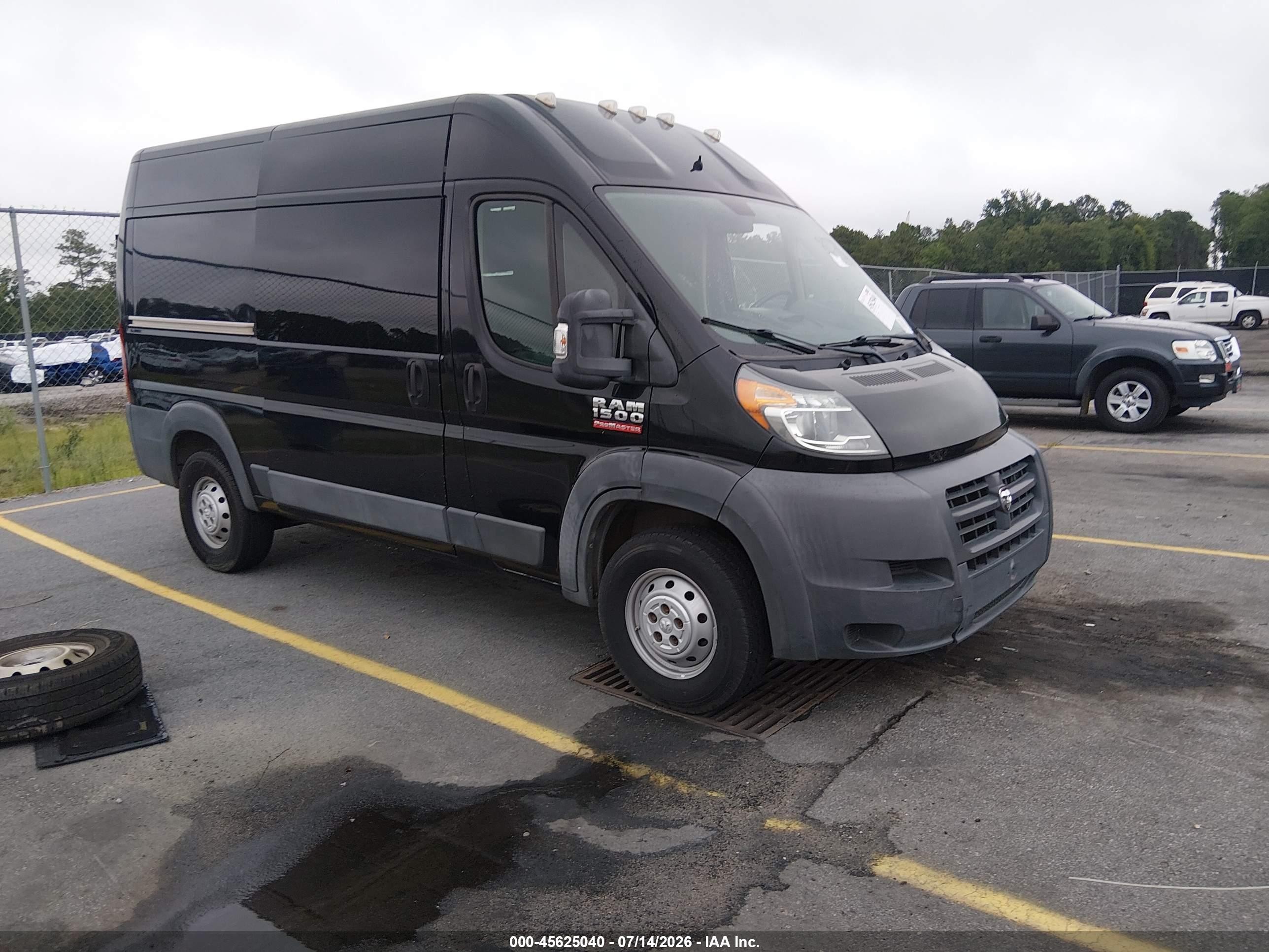 2015 Ram ProMaster Cargo, VIN 3C6TRVBD8FE501354 — Front end
