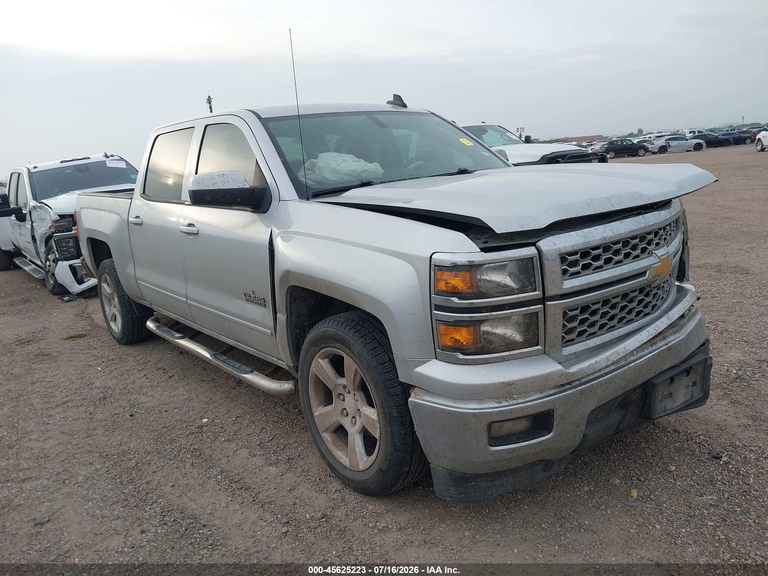 2015 Chevrolet Silverado 1500 LT, VIN 3GCPCREC3FG314792 — Front end