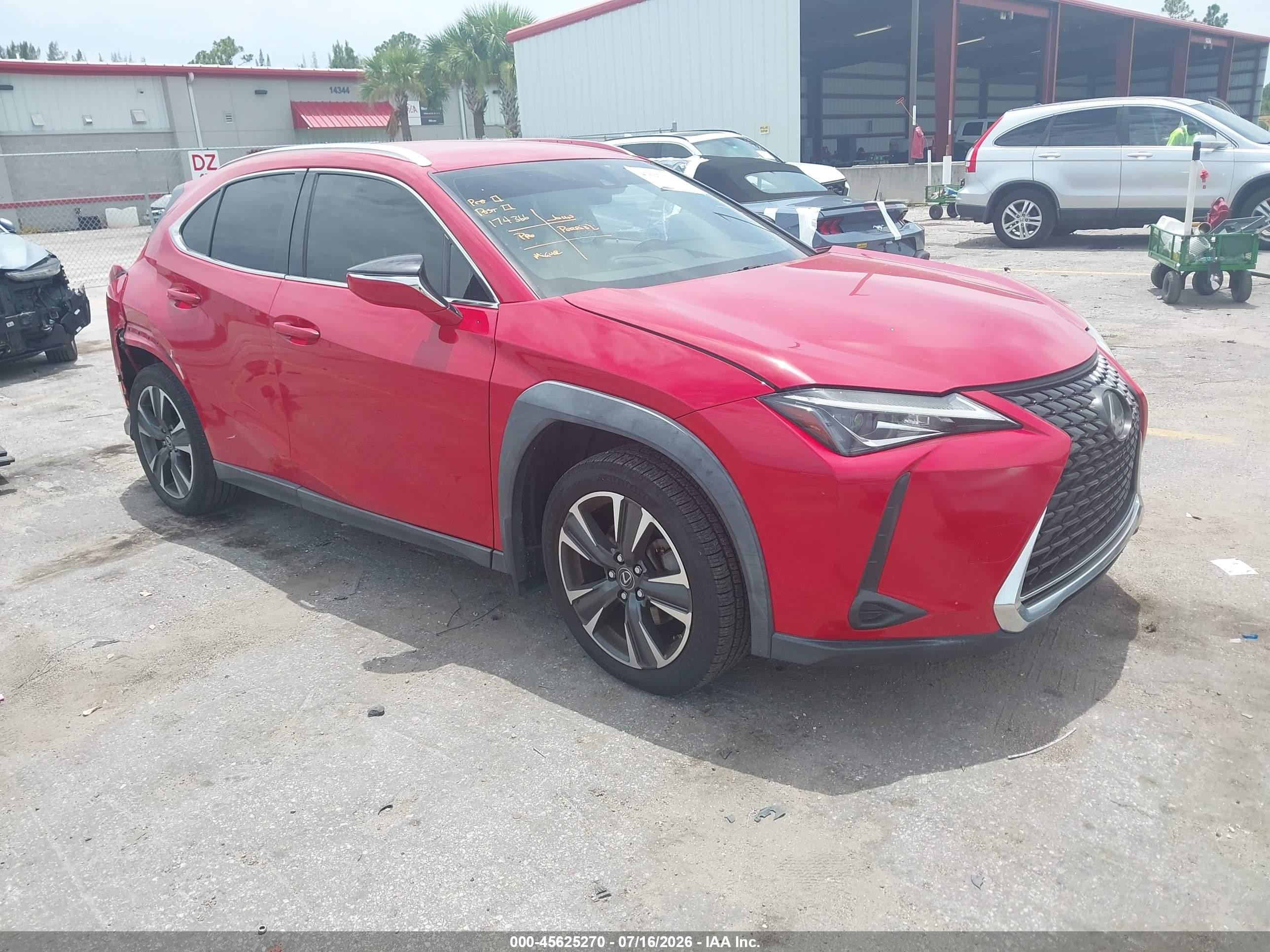 2019 Lexus UX 200 F Sport, VIN JTHY3JBH4K2005453 — Зад
