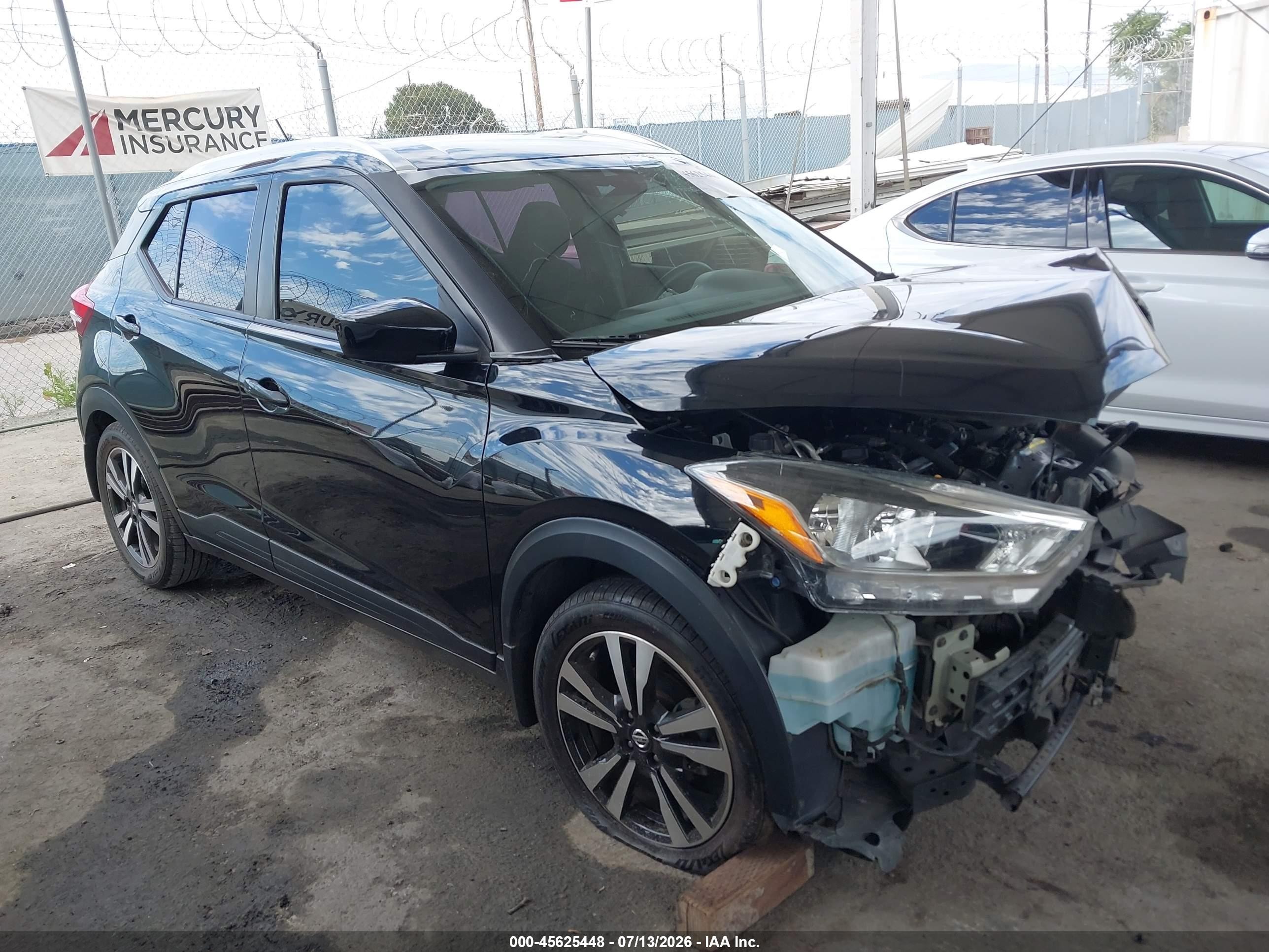 2020 Nissan Kicks SV, VIN 3N1CP5CV7LL543059 — Front end