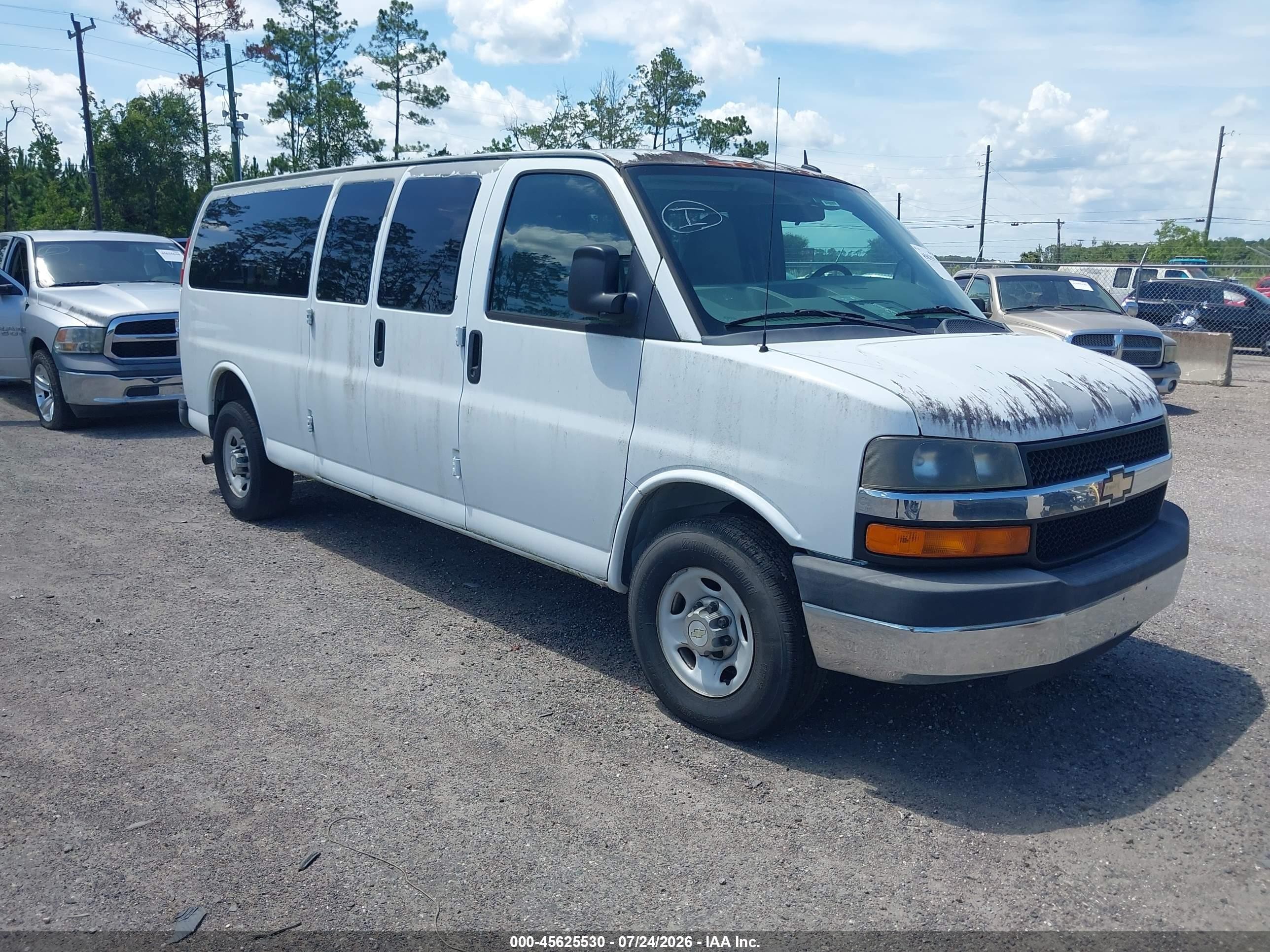 2013 Chevrolet Express Passenger LT, VIN 1GAZG1FG8D1105634 — Rear end