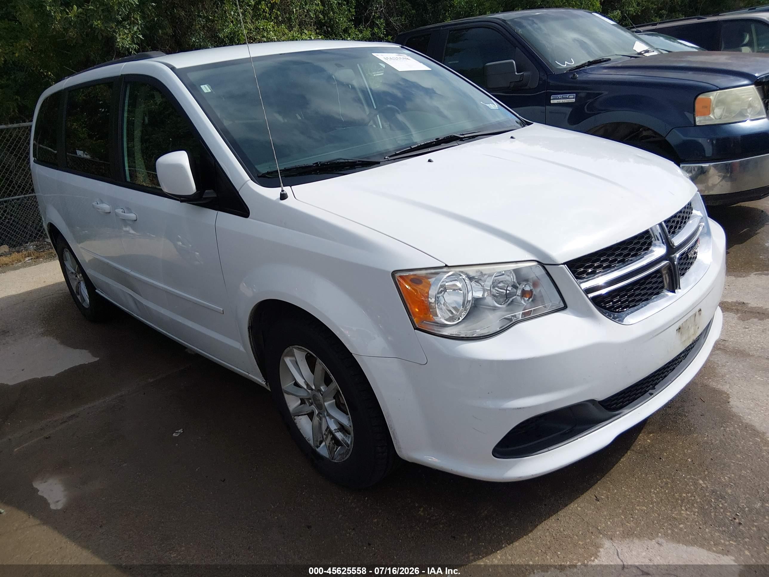 2015 Dodge Grand Caravan SXT, VIN 2C4RDGCG0FR632427 — Normal wear