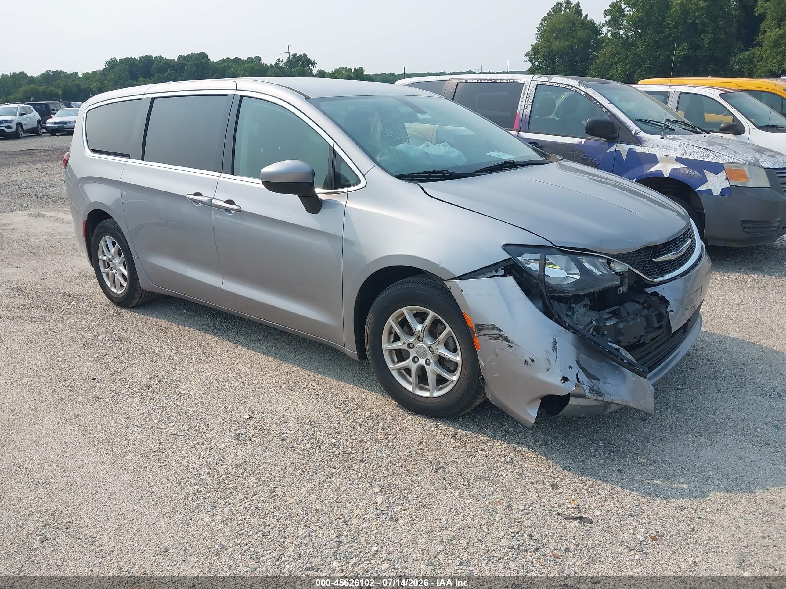 2020 Chrysler Voyager LX, VIN 2C4RC1CG7LR216208 — Normal wear