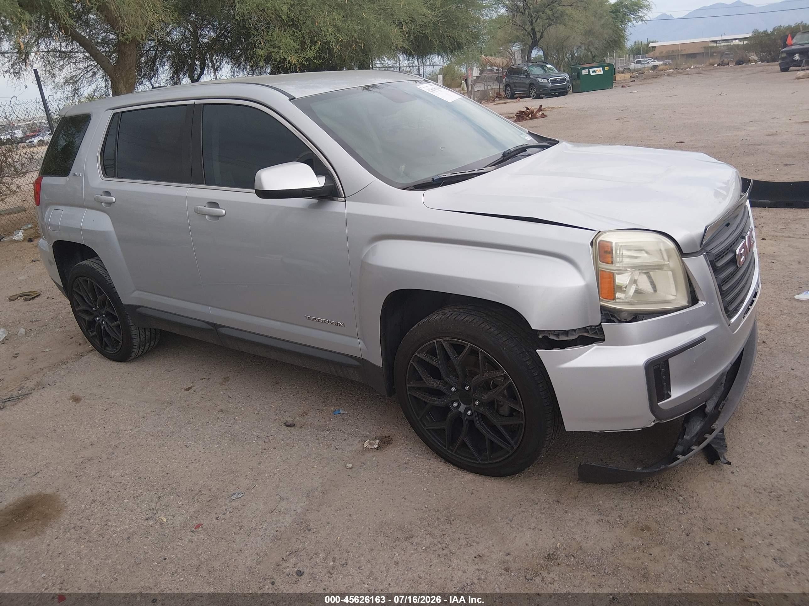 2016 GMC Terrain SLE, VIN 2GKALMEK5G6145974 — Front end