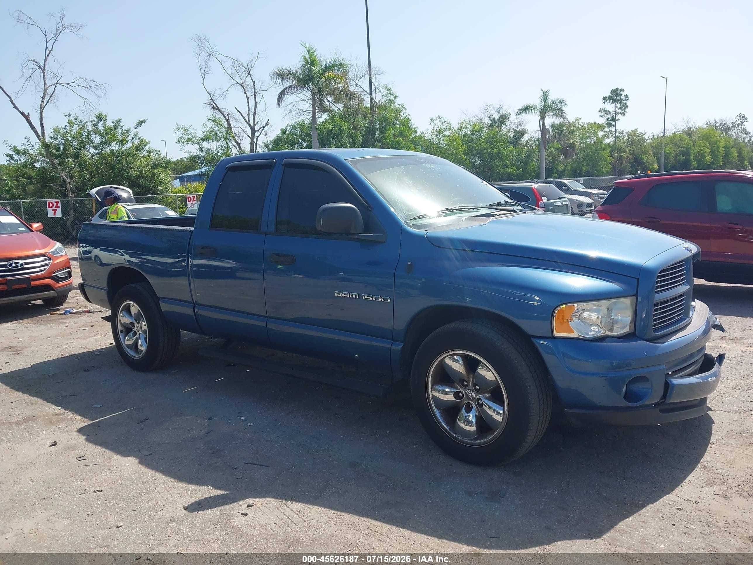 2004 Dodge 1500 SLT, VIN 1D7HA18D34S772327 — Front end