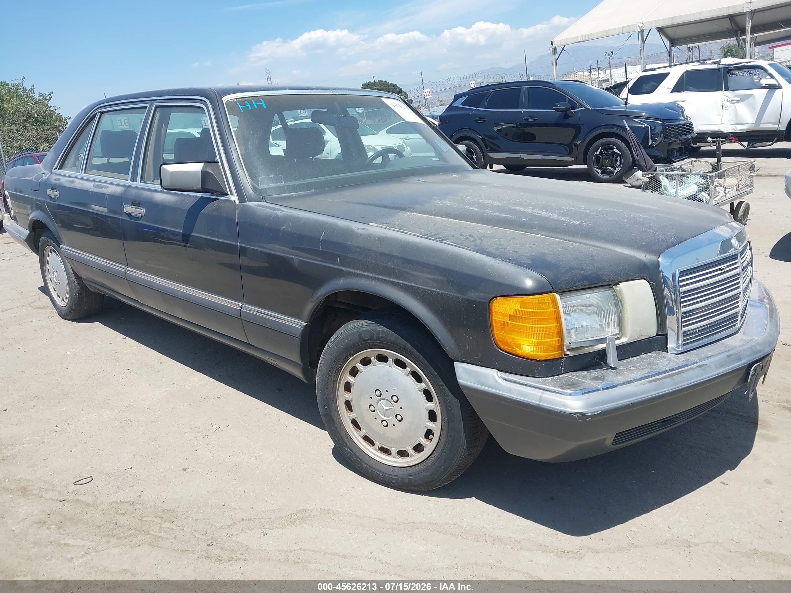 1990 Mercedes-Benz 300, VIN WDBCA25D3LA537072 — Normal wear