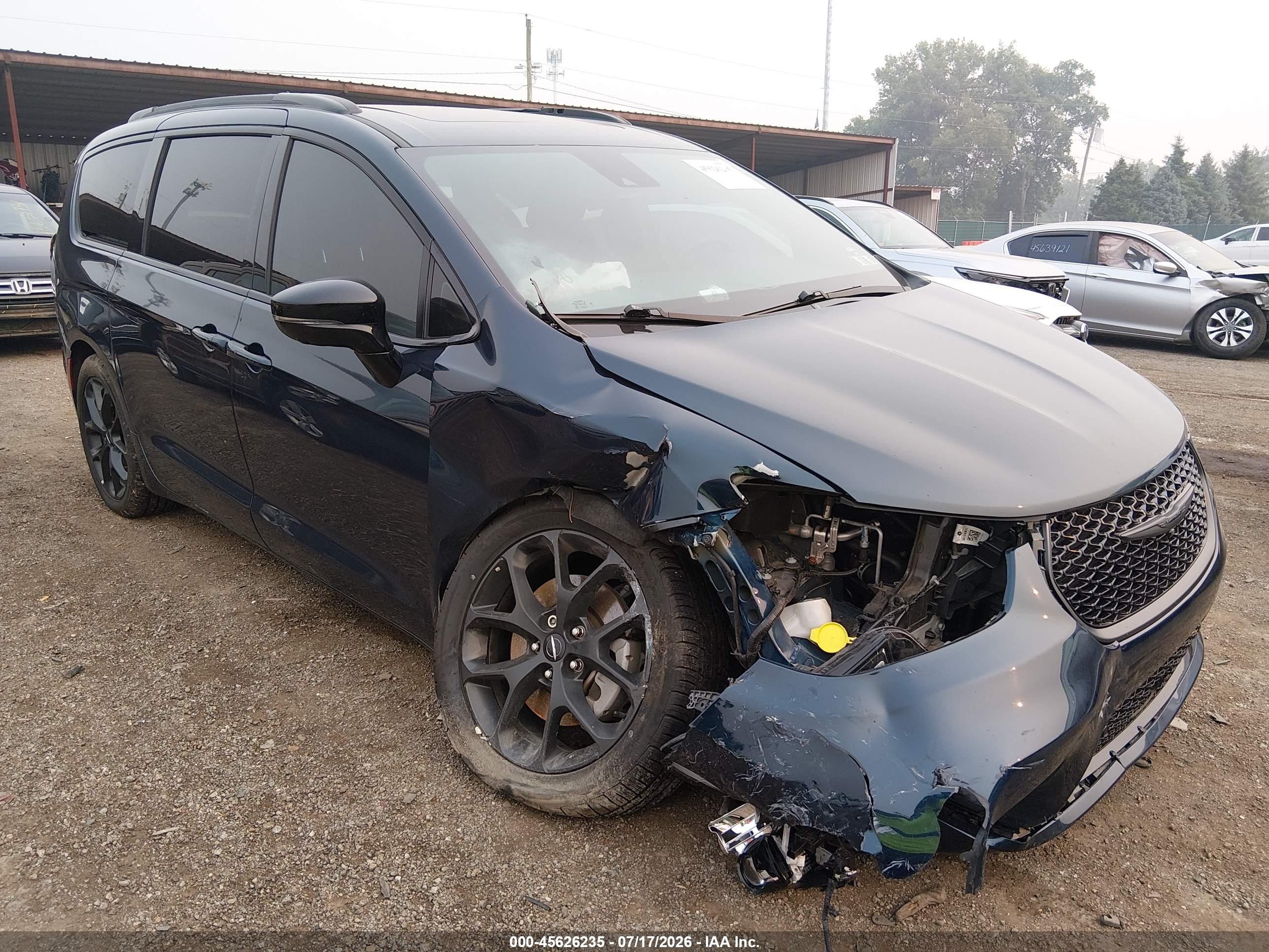2023 Chrysler Pacifica Limited, VIN 2C4RC3GG4PR589413 — Front end