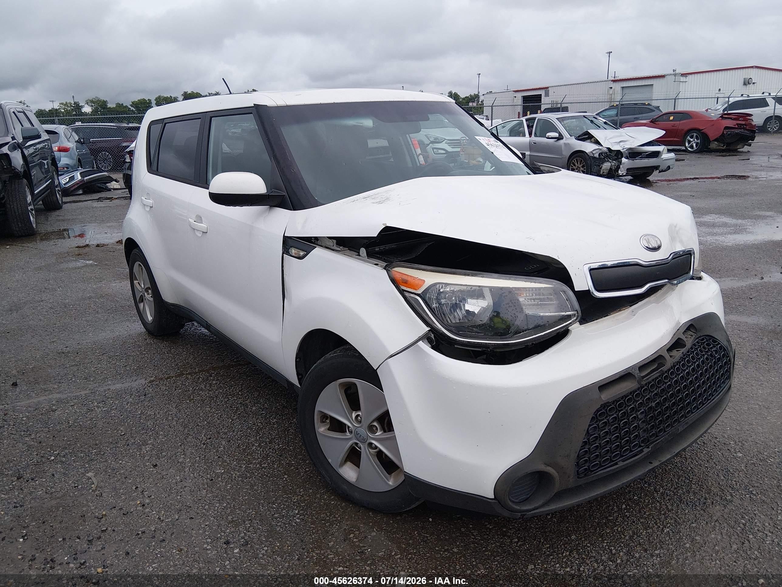2014 Kia Soul, VIN KNDJN2A23E7099056 — Front end