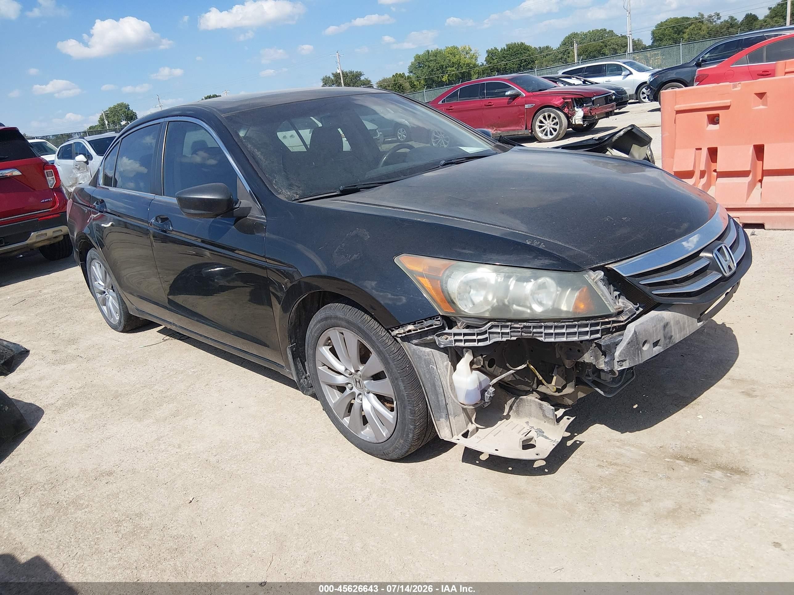 2011 Honda Accord EX-L, VIN 1HGCP2F86BA008989 — Front end