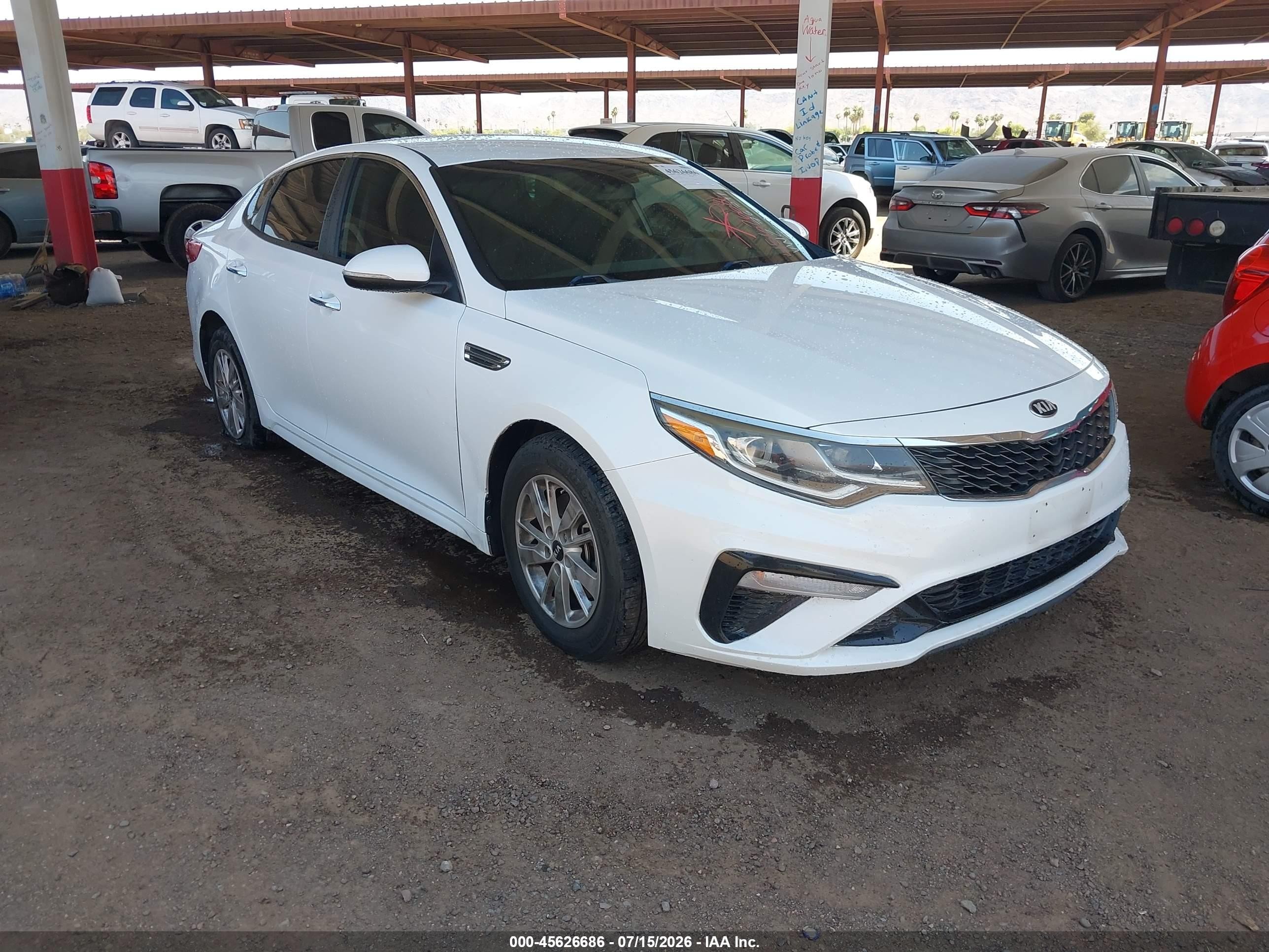 2019 Kia Optima LX, VIN 5XXGT4L33KG276791 — Normal wear