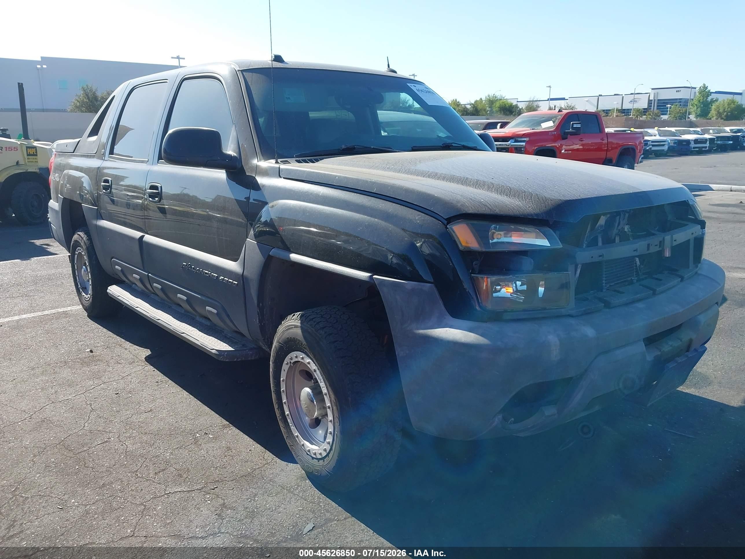 2005 Chevrolet Avalanche, VIN 3GNGK22G65G135590 — Front end
