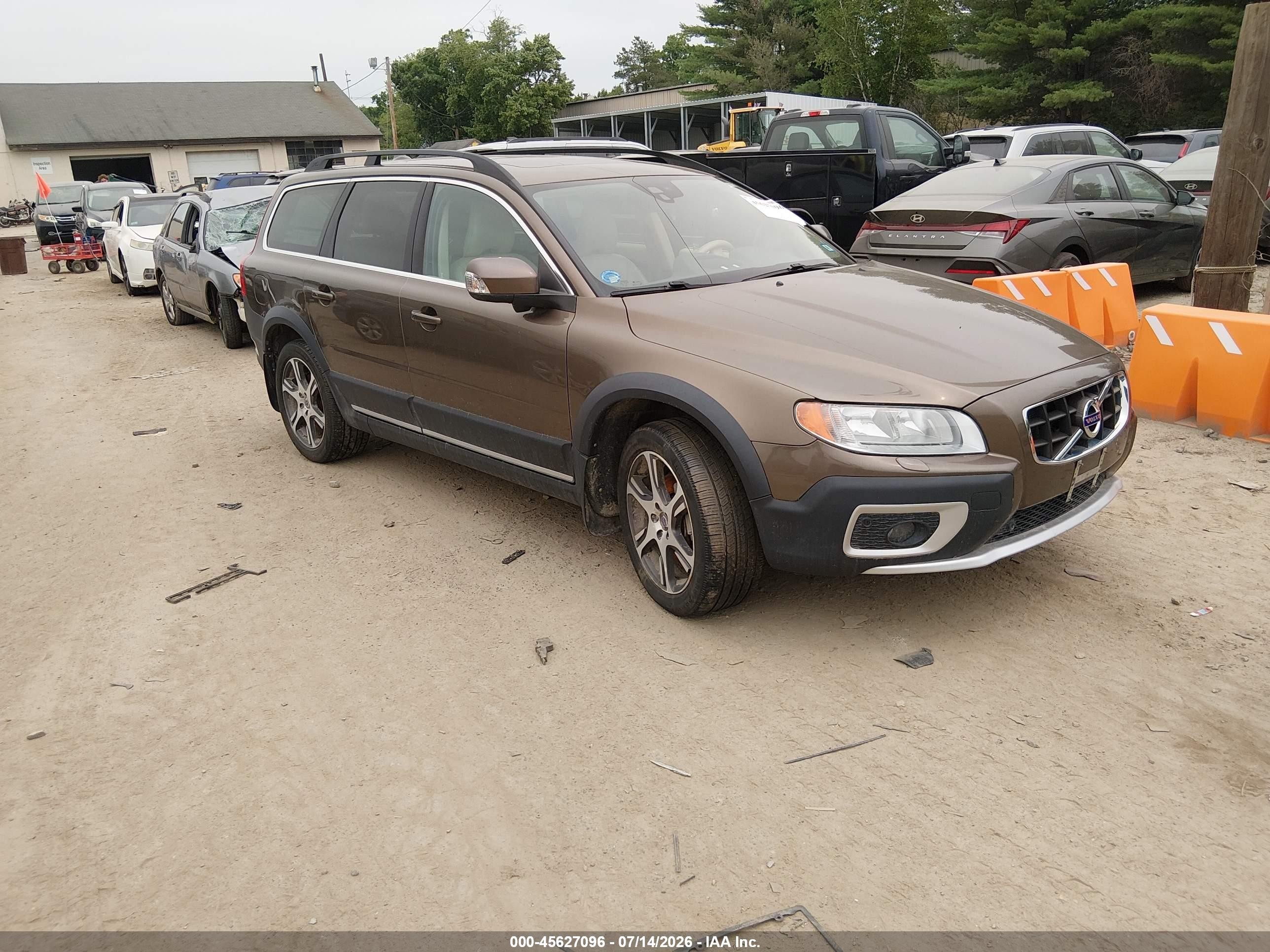 2012 Volvo XC70 T6, VIN YV4902BZ1C1138740 — Normal wear