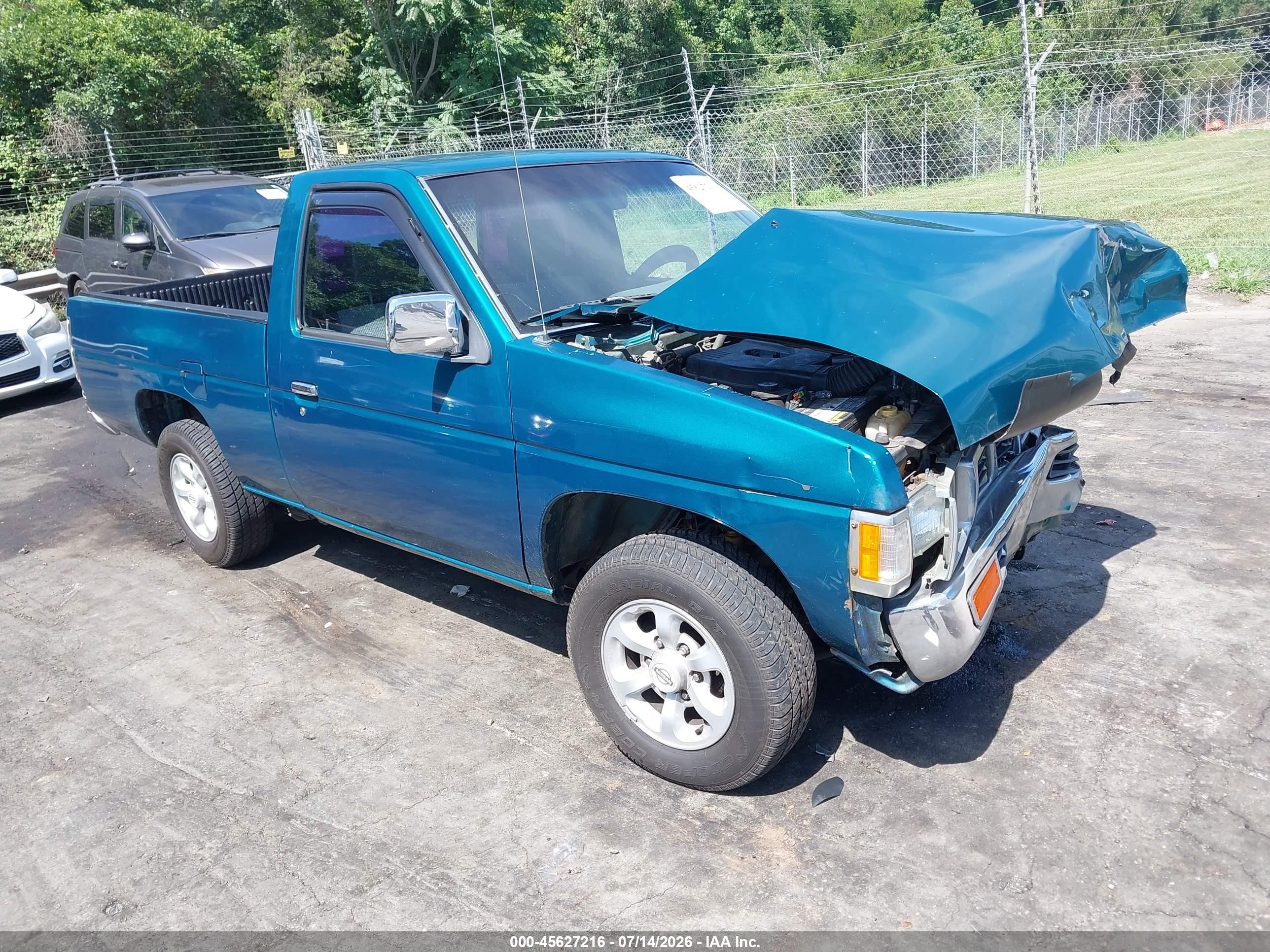 1996 Nissan Frontier XE, VIN 1N6SD11S1TC376340 — Front end