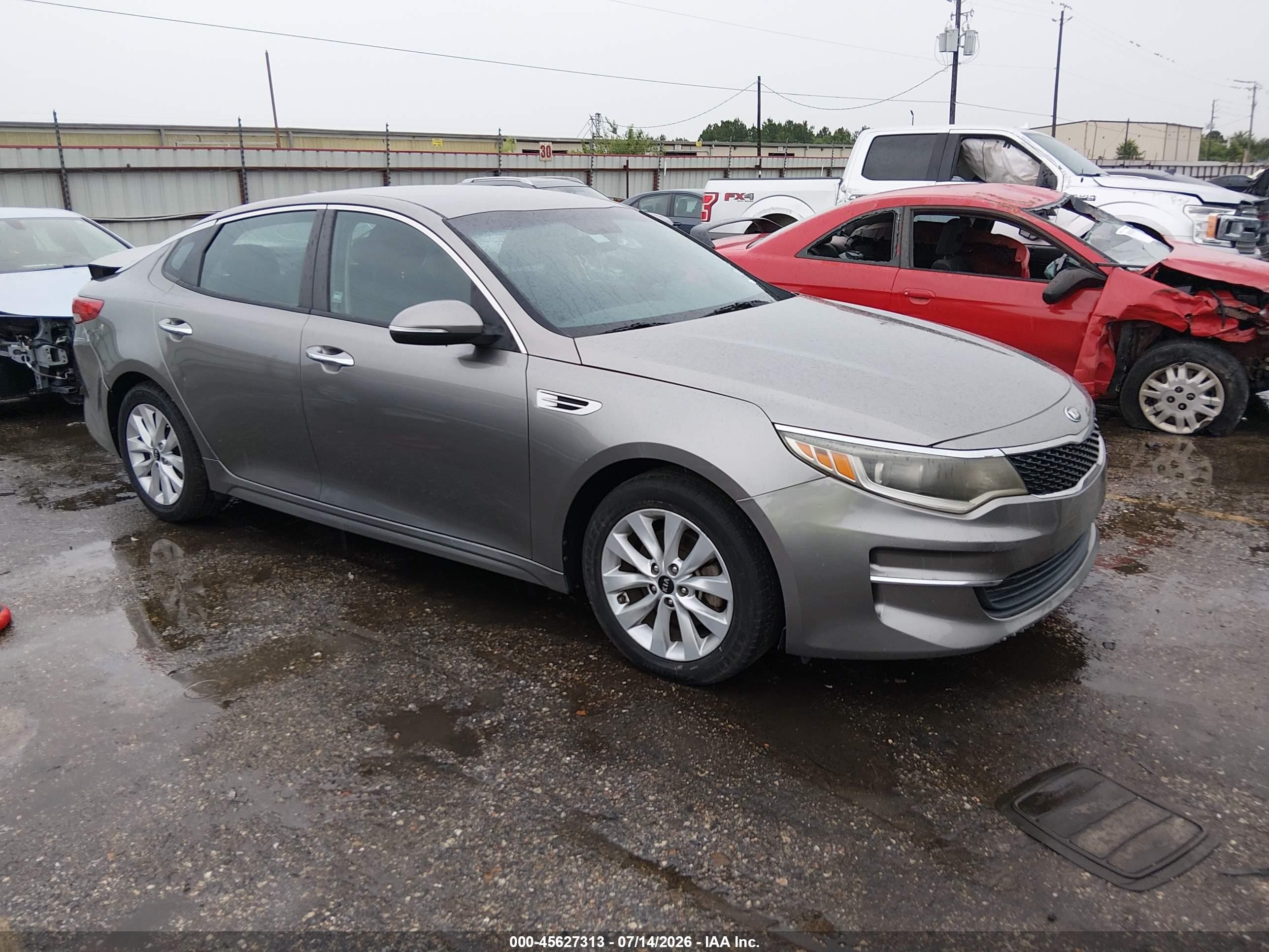 2017 Kia Optima LX, VIN 5XXGT4L38HG139435 — Rear end