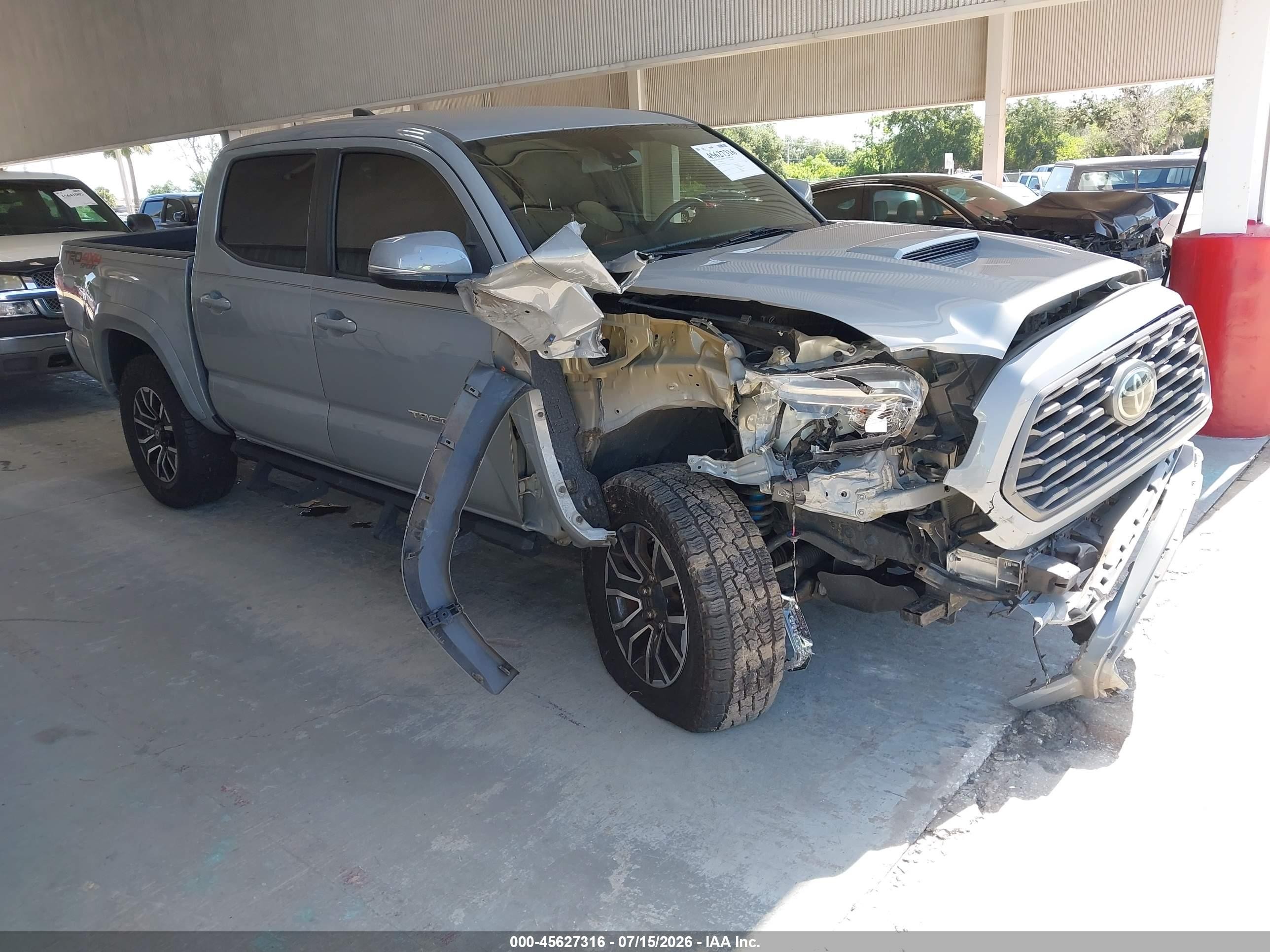 2020 Toyota Tacoma TRD Sport, VIN 3TMCZ5AN9LM320865 — Front end