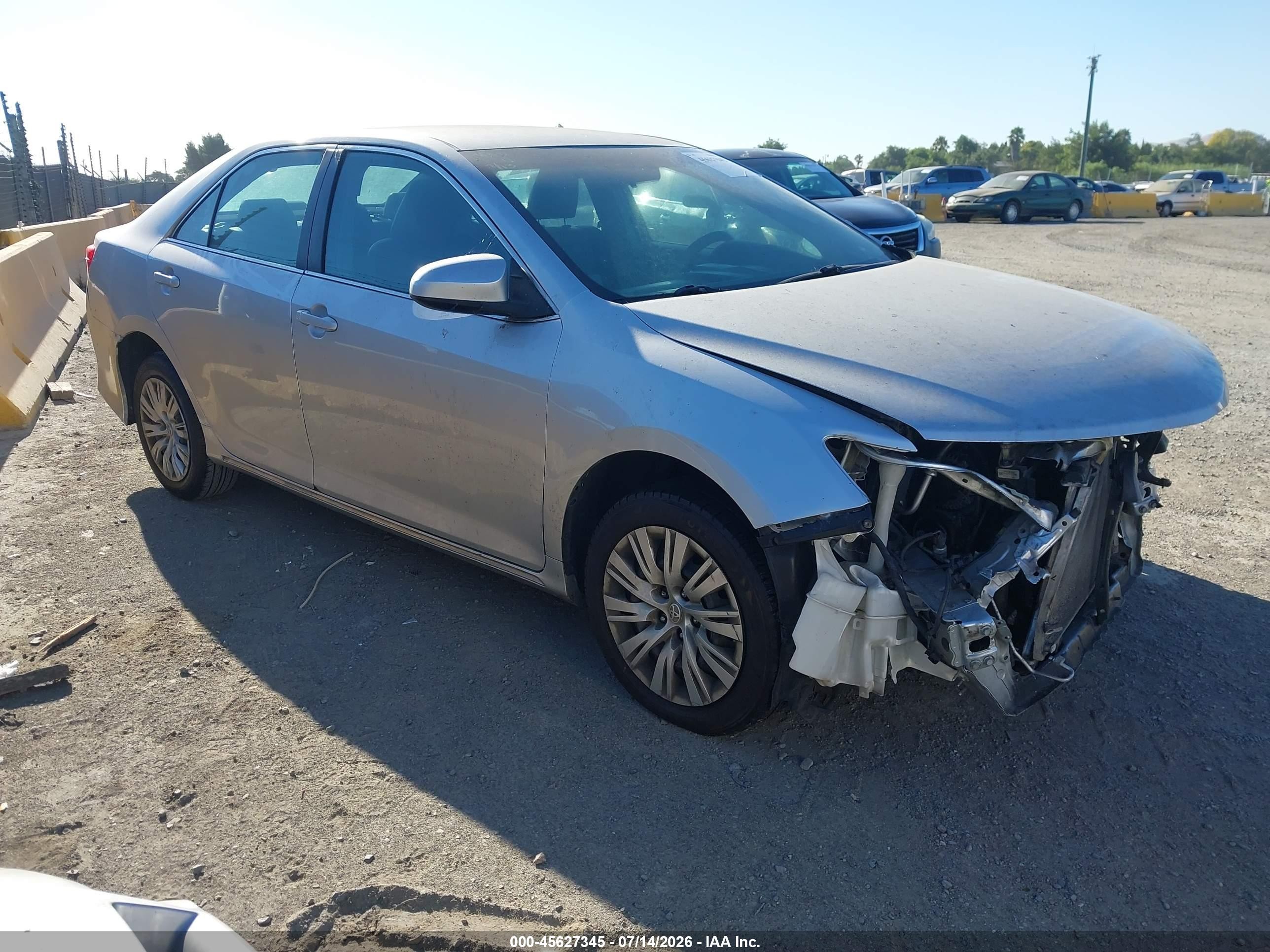 2014 Toyota Camry LE, VIN 4T4BF1FK8ER362102 — Normal wear