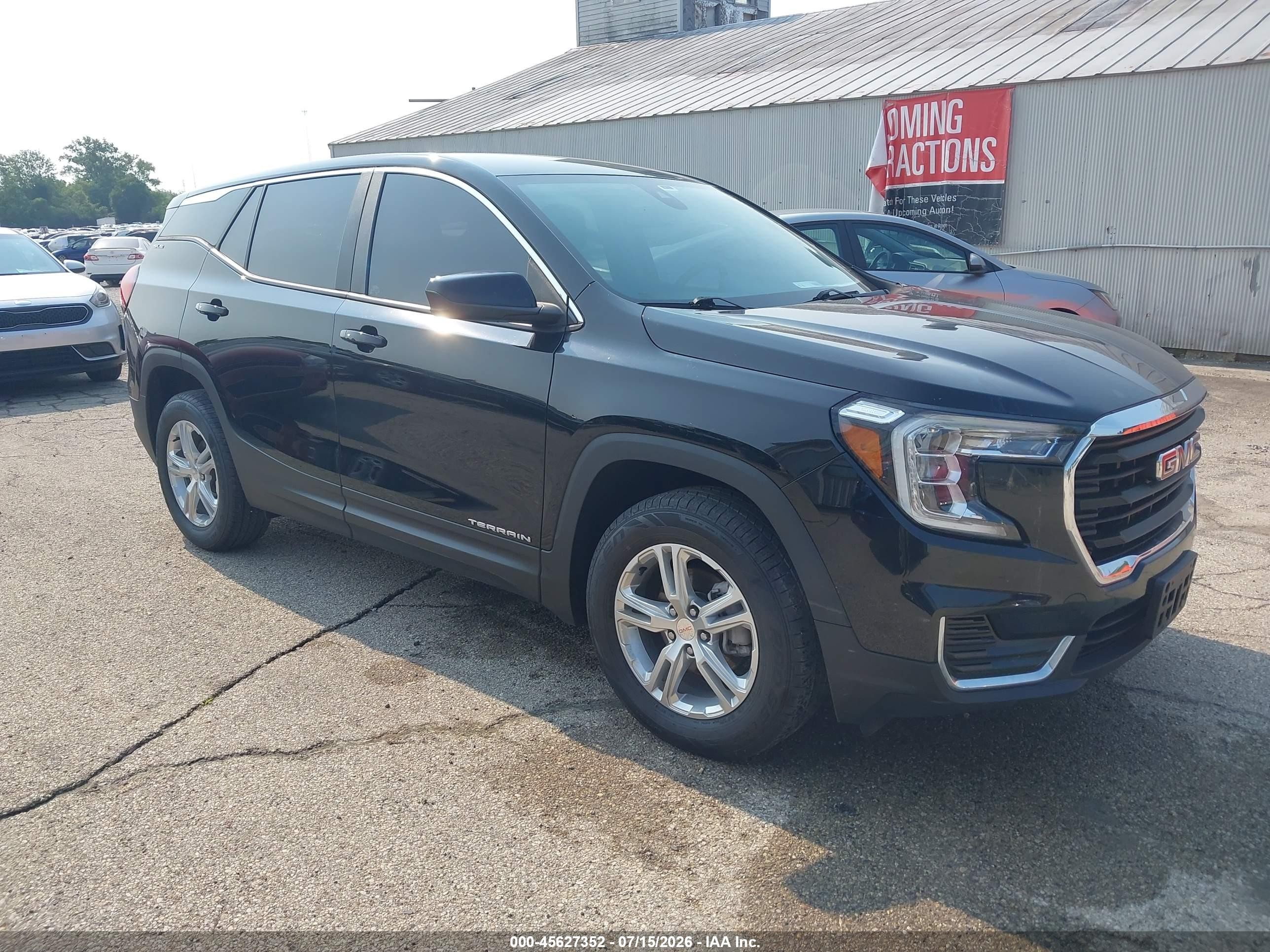 2022 GMC Terrain SLE, VIN 3GKALTEV1NL102200 — Side