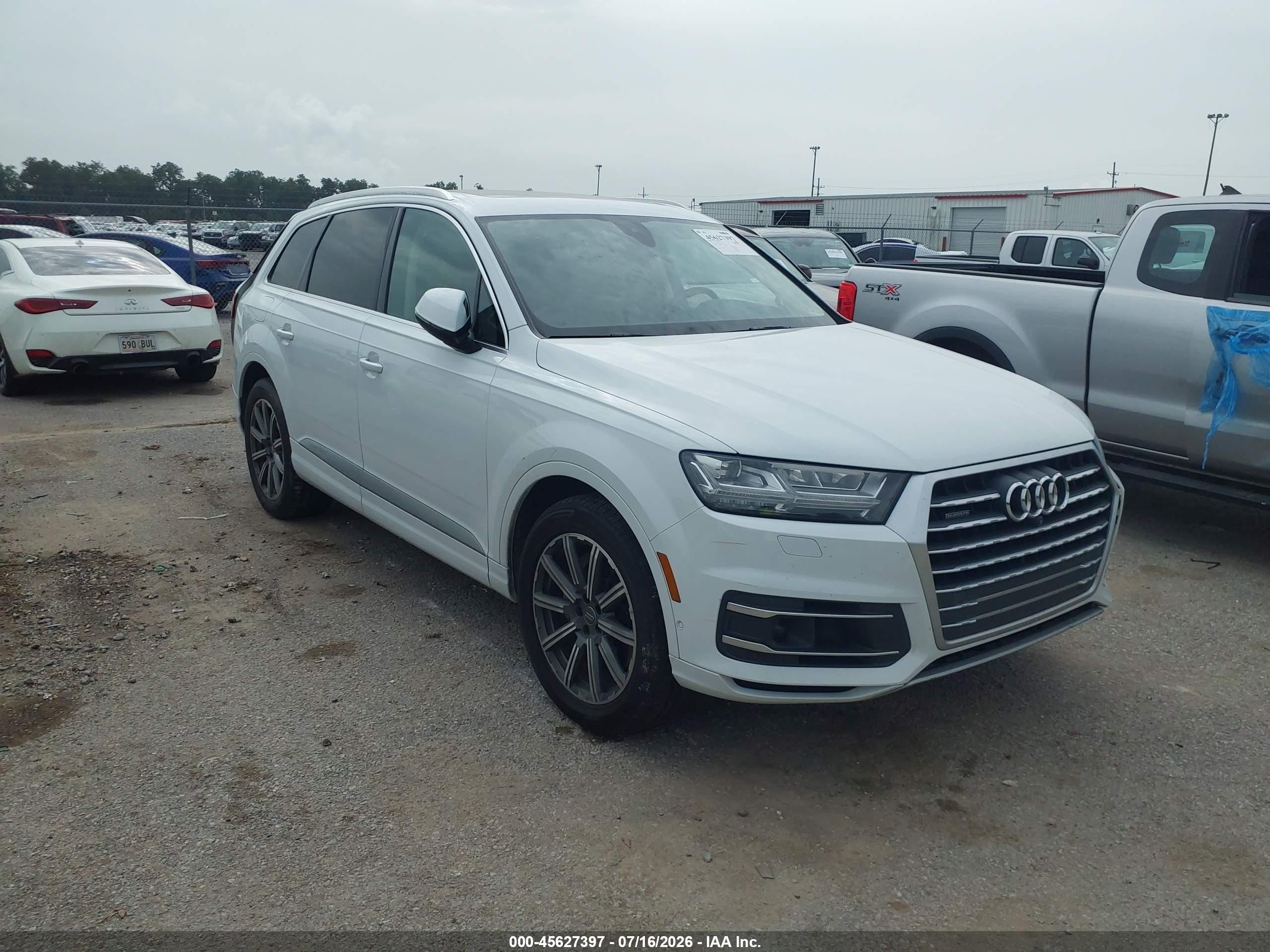 2019 Audi Q7 Prestige, VIN WA1VAAF75KD008680 — Перед