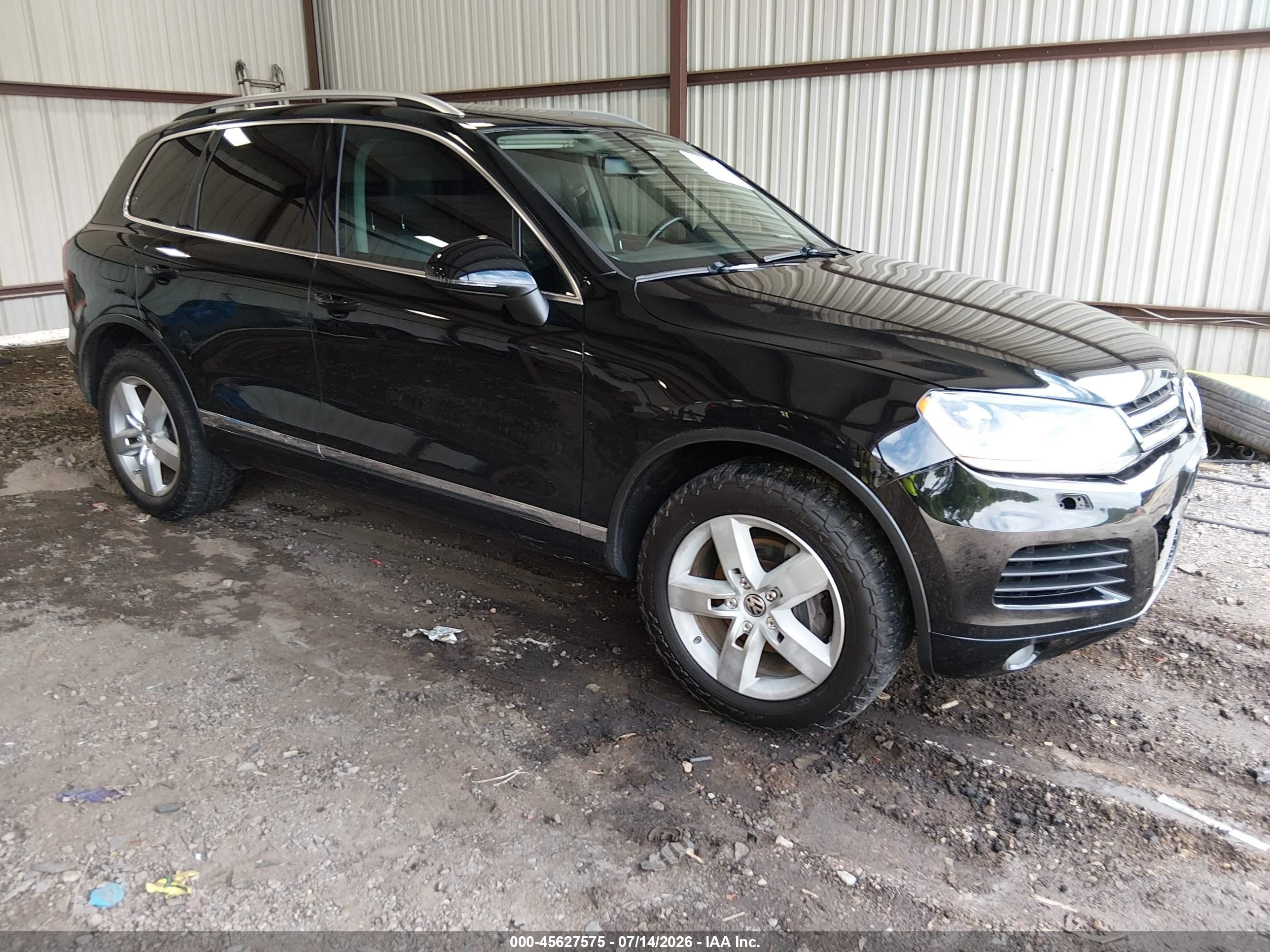 2012 Volkswagen Touareg Sport, VIN WVGEK9BP4CD012126 — Front end