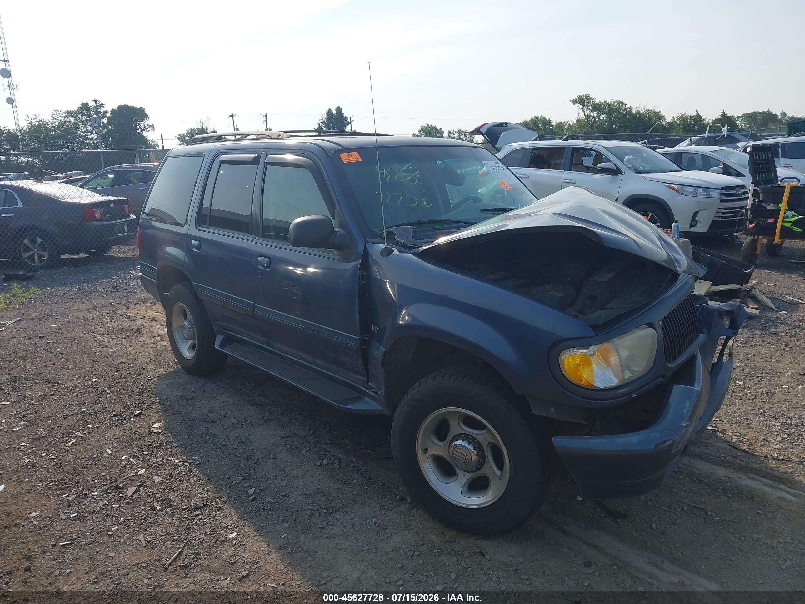 2000 Mercury Mountaineer, VIN 4M2DU86P9YUJ36523 — Перед