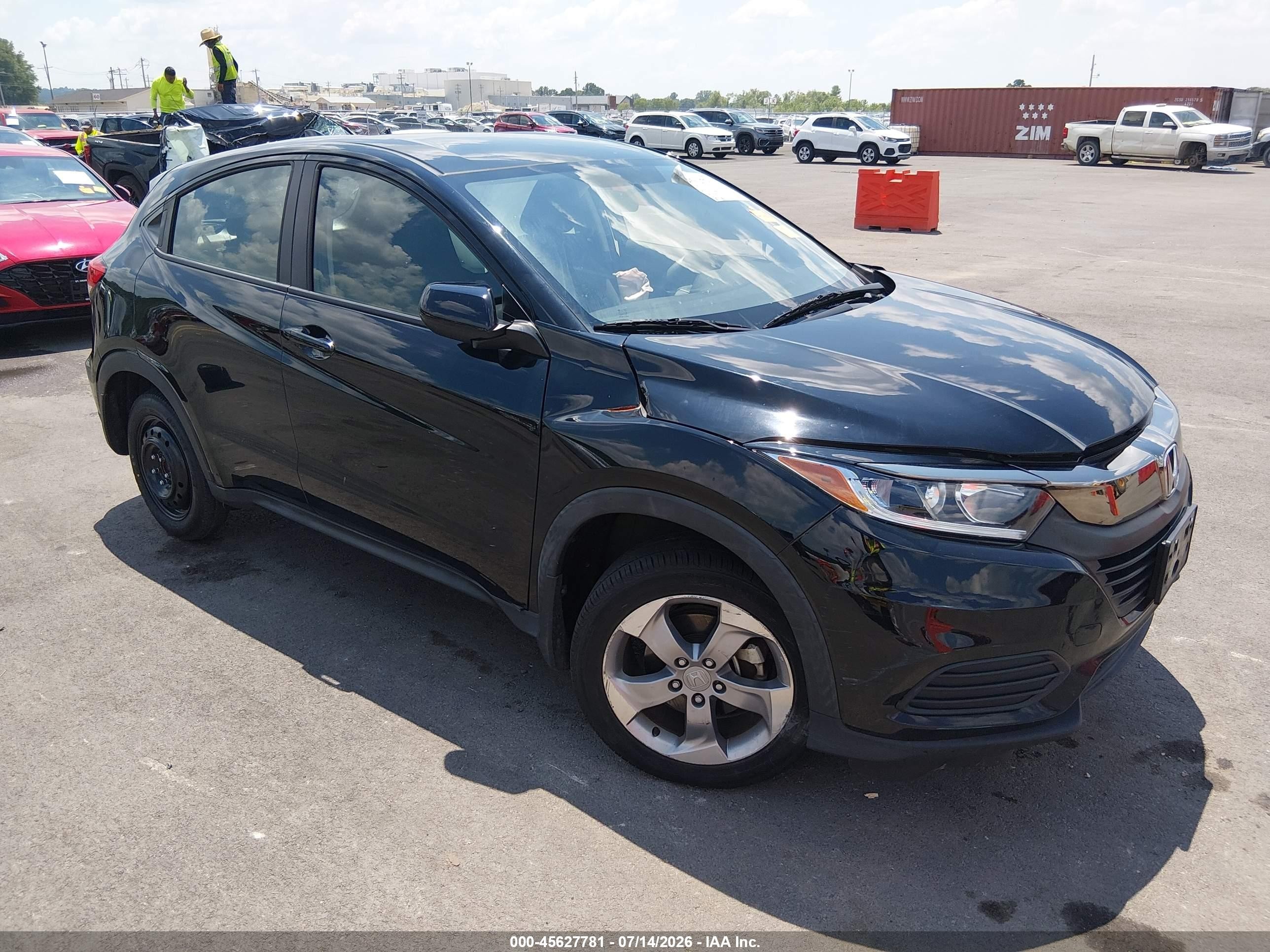 2022 Honda HR-V LX, VIN 3CZRU5H3XNM734053 — Бок