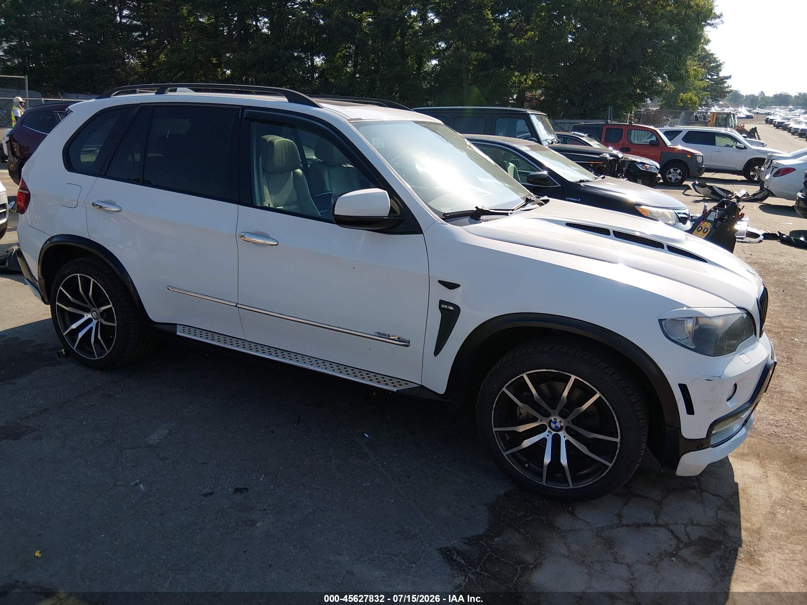 2008 BMW X5 4.8i, VIN 5UXFE83538L167429 — Зад