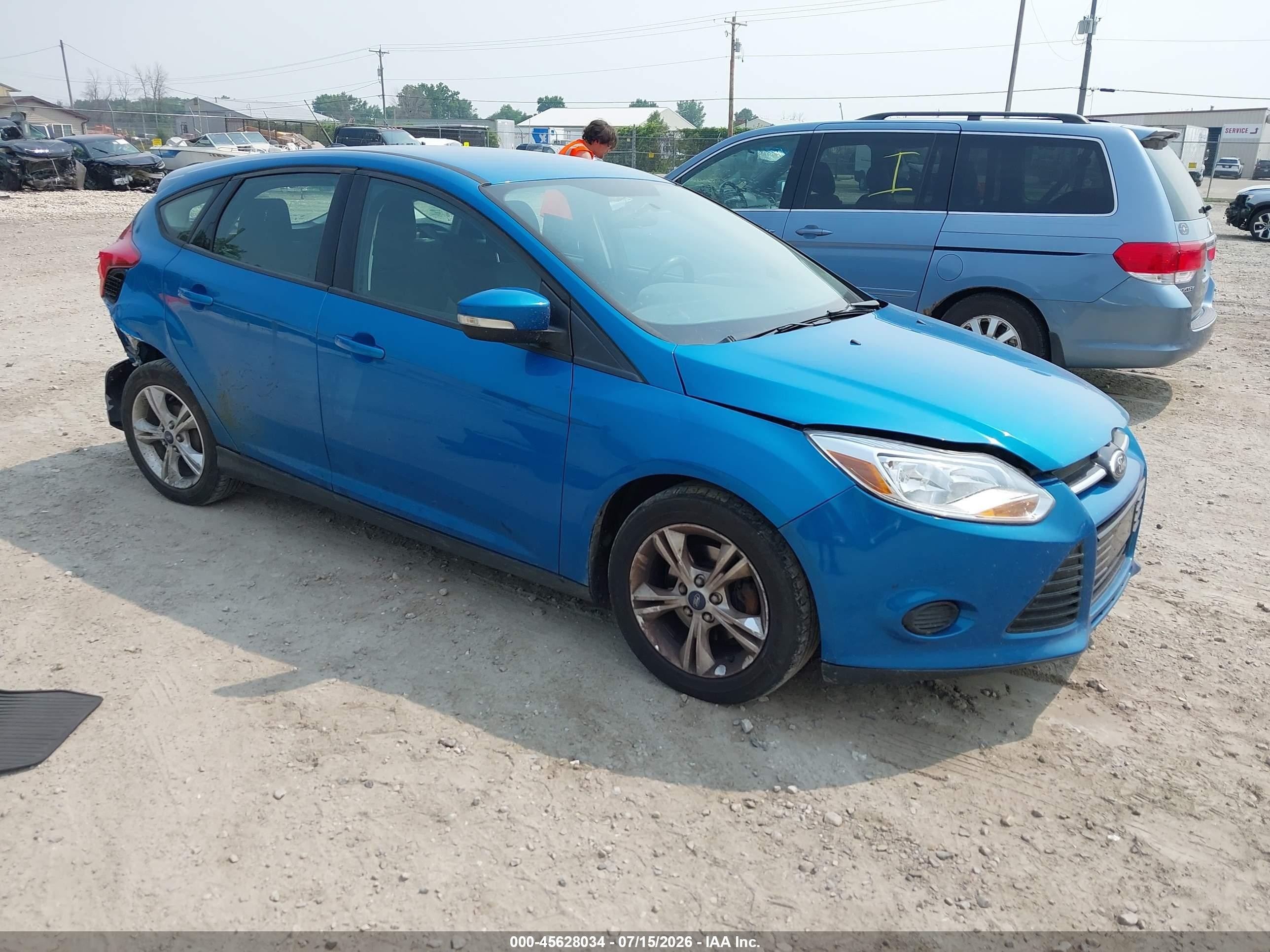 2014 Ford Focus SE, VIN 1FADP3K22EL135957 — Rear end